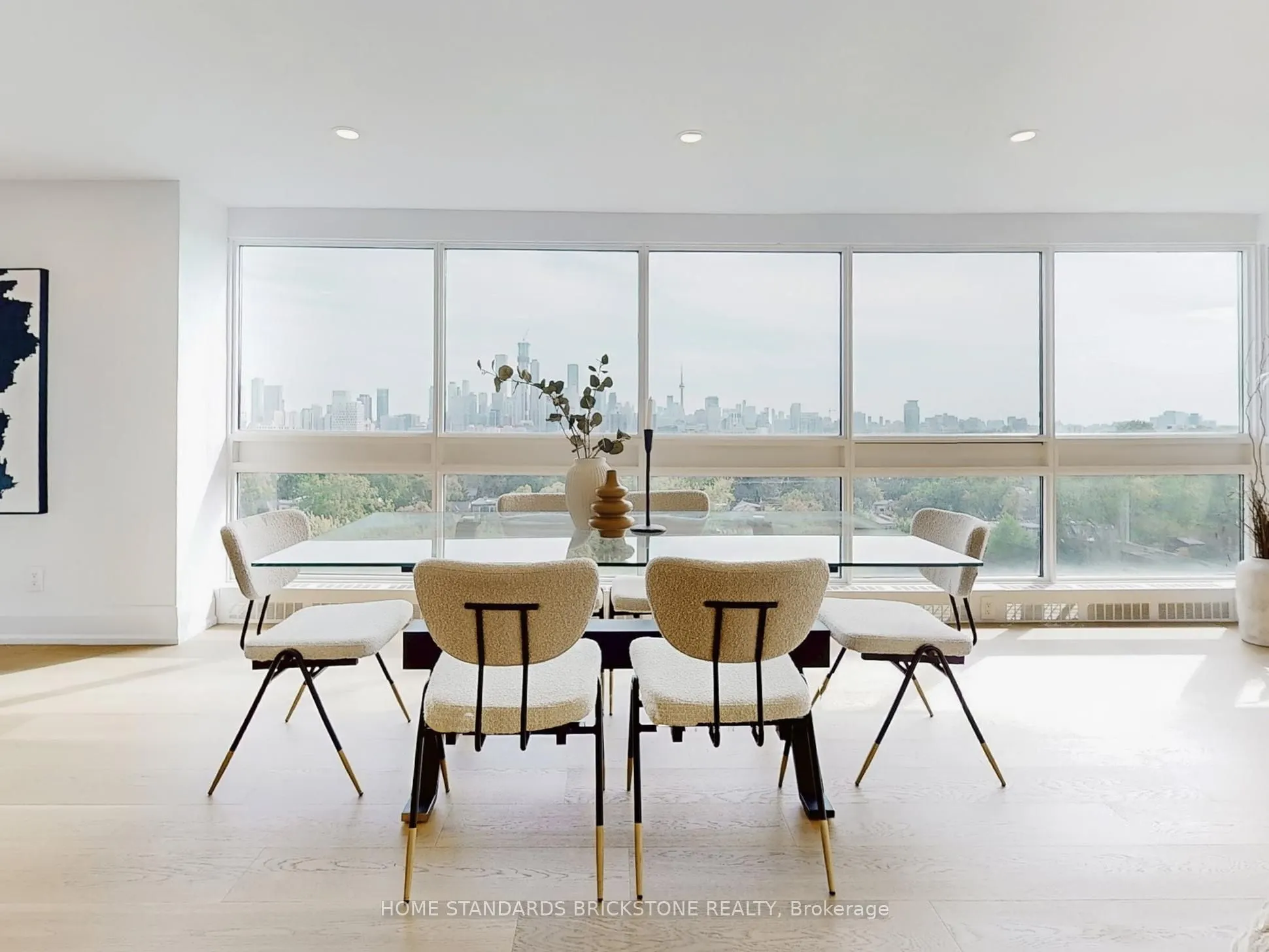 61 St Clair Avenue W, #1102