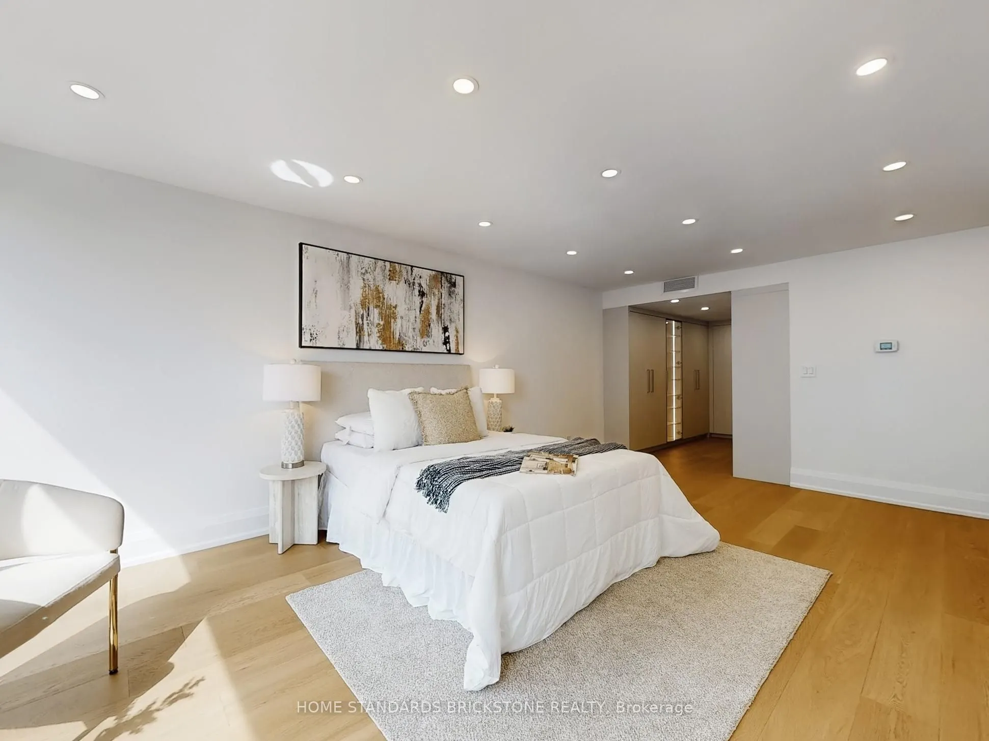 61 St Clair Avenue W, #1102