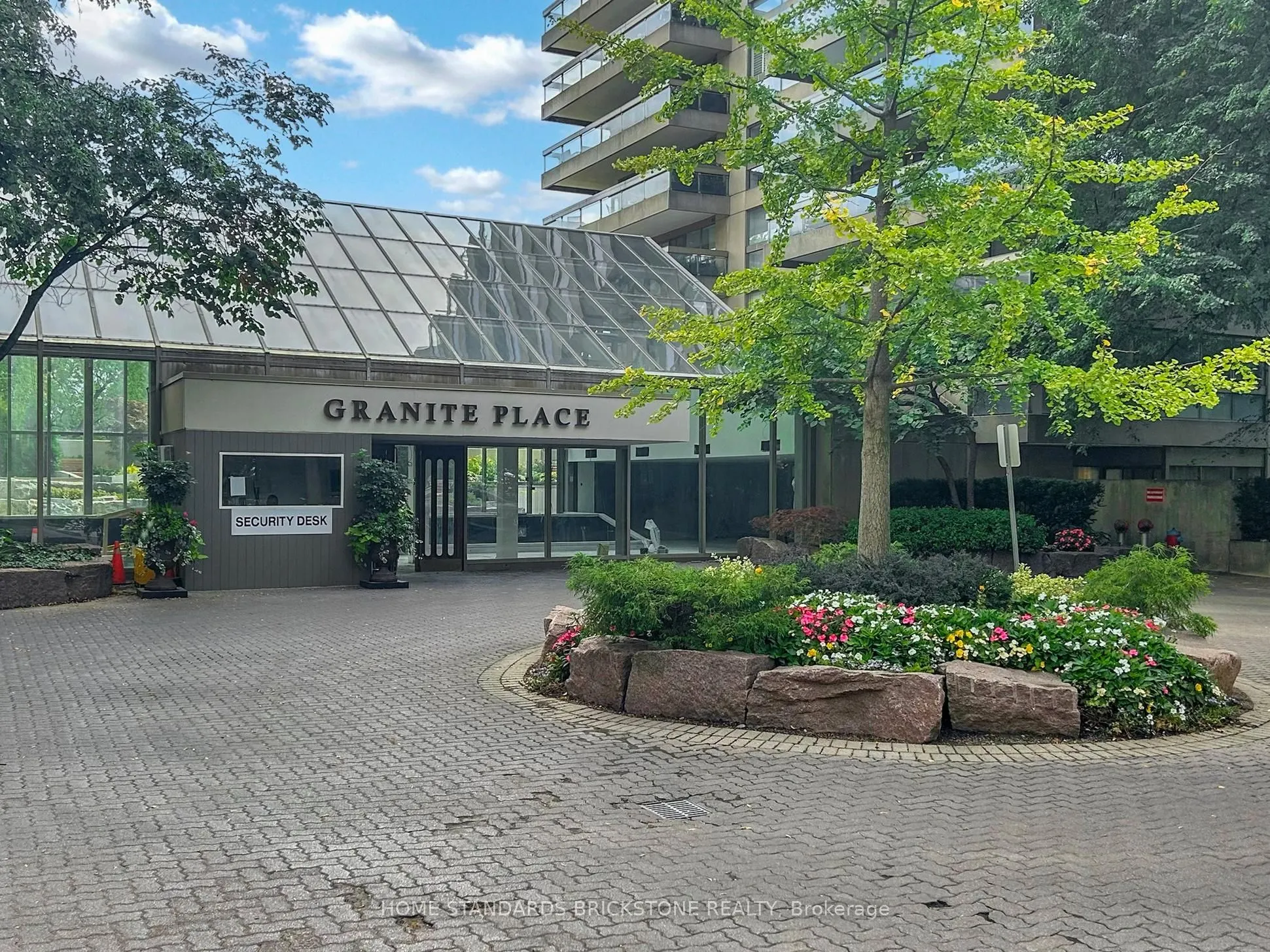 61 St Clair Avenue W, #1102