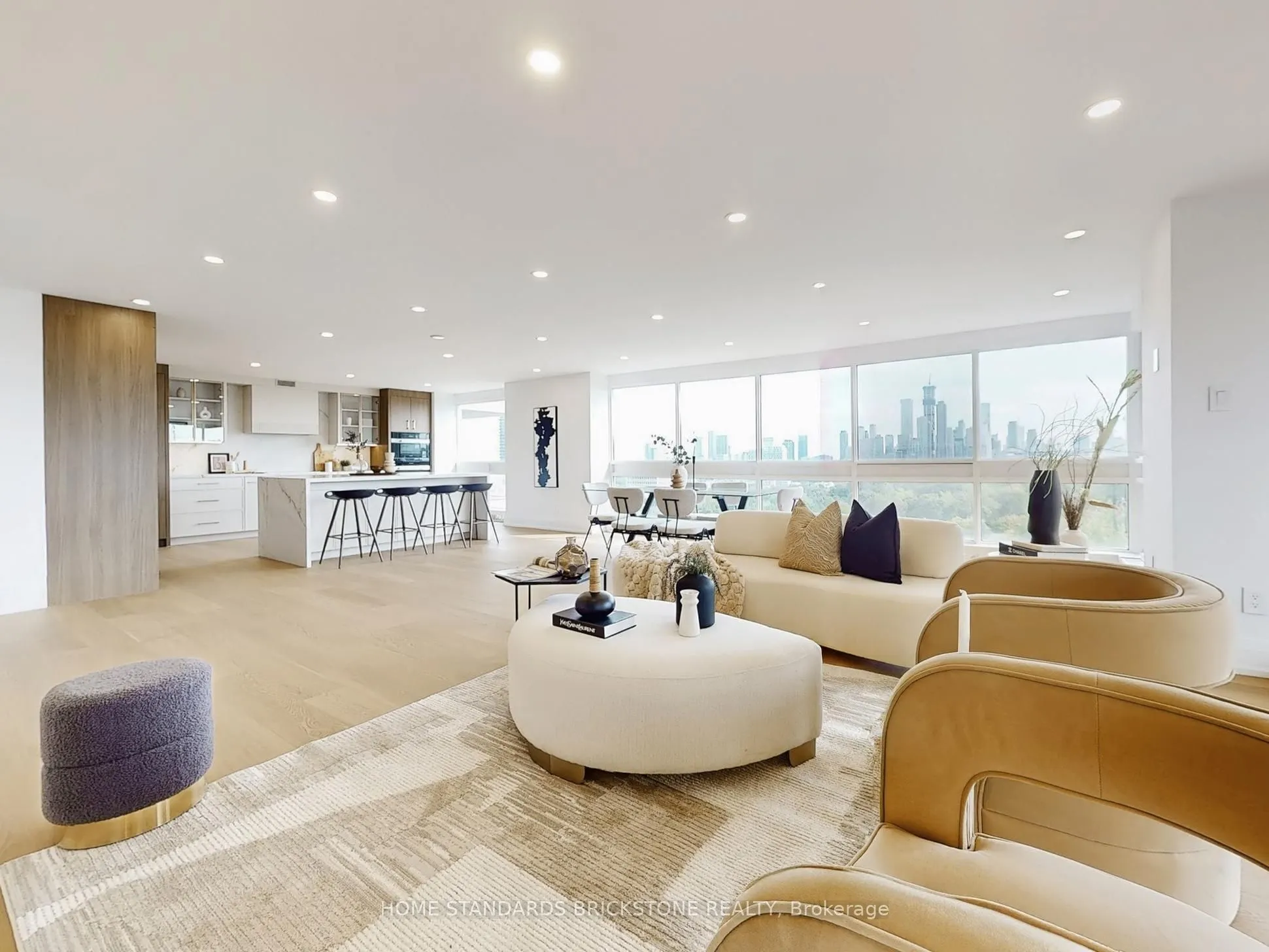 61 St Clair Avenue W, #1102