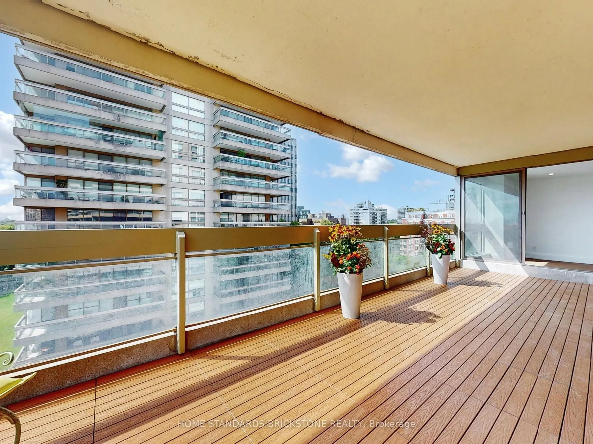 61 St Clair Avenue W, #1102