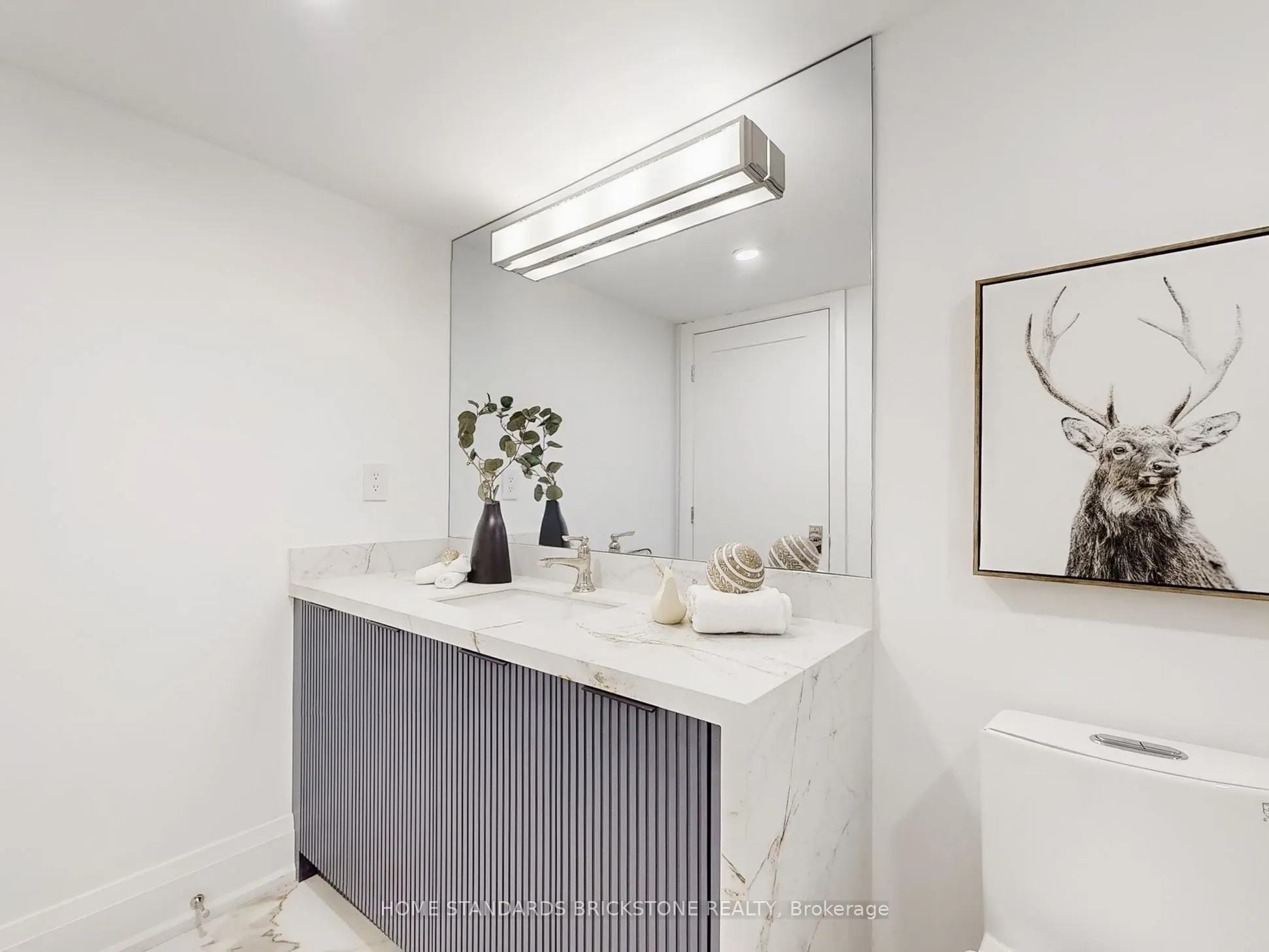 61 St Clair Avenue W, #1102
