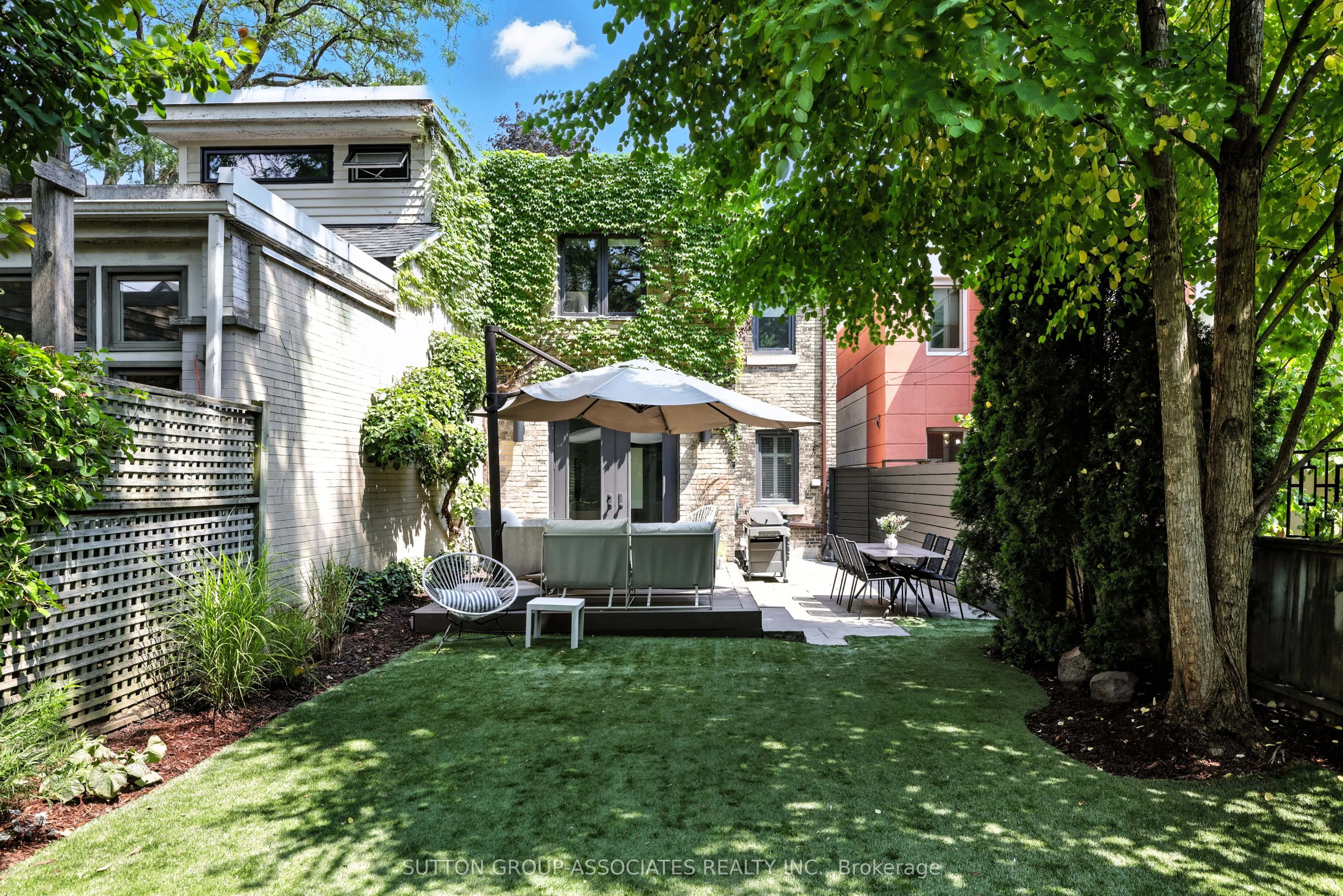 330 Markham Street