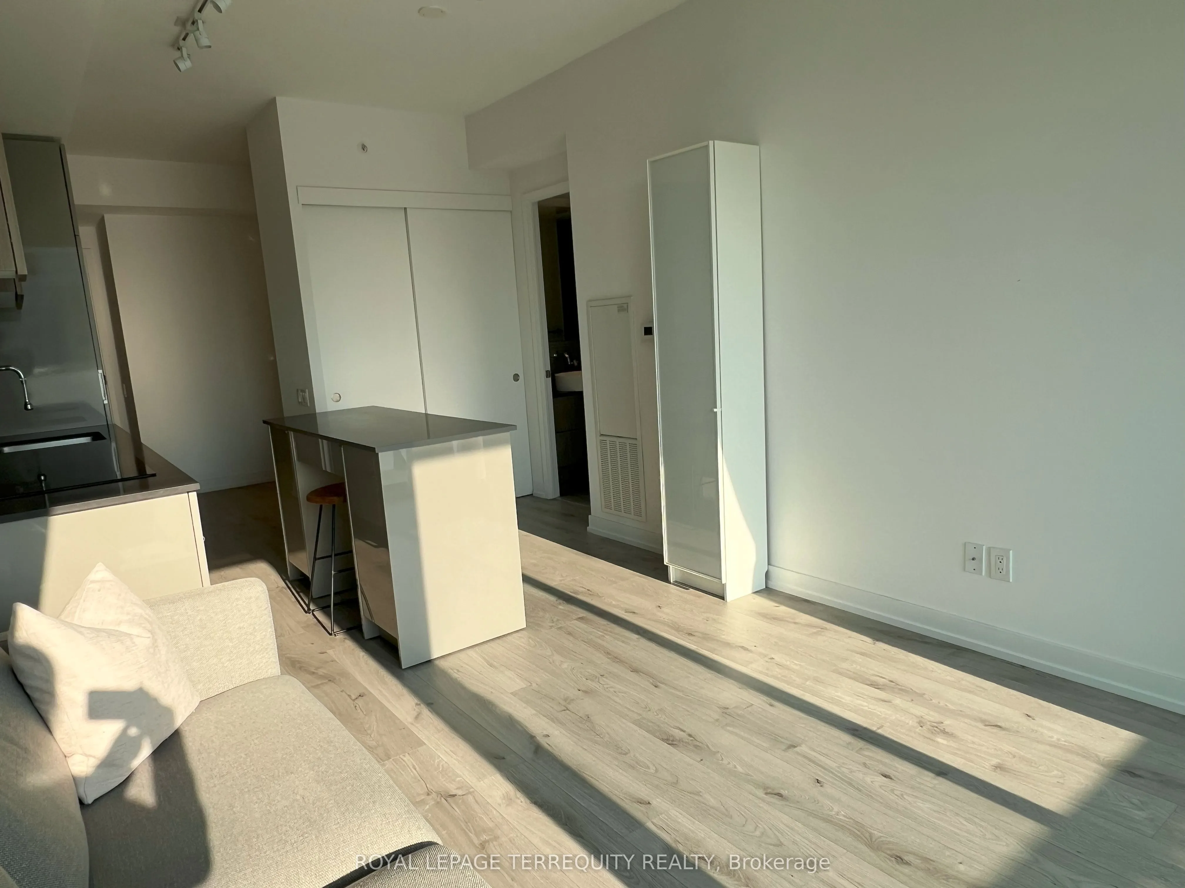 161 Roehampton Avenue, #3912