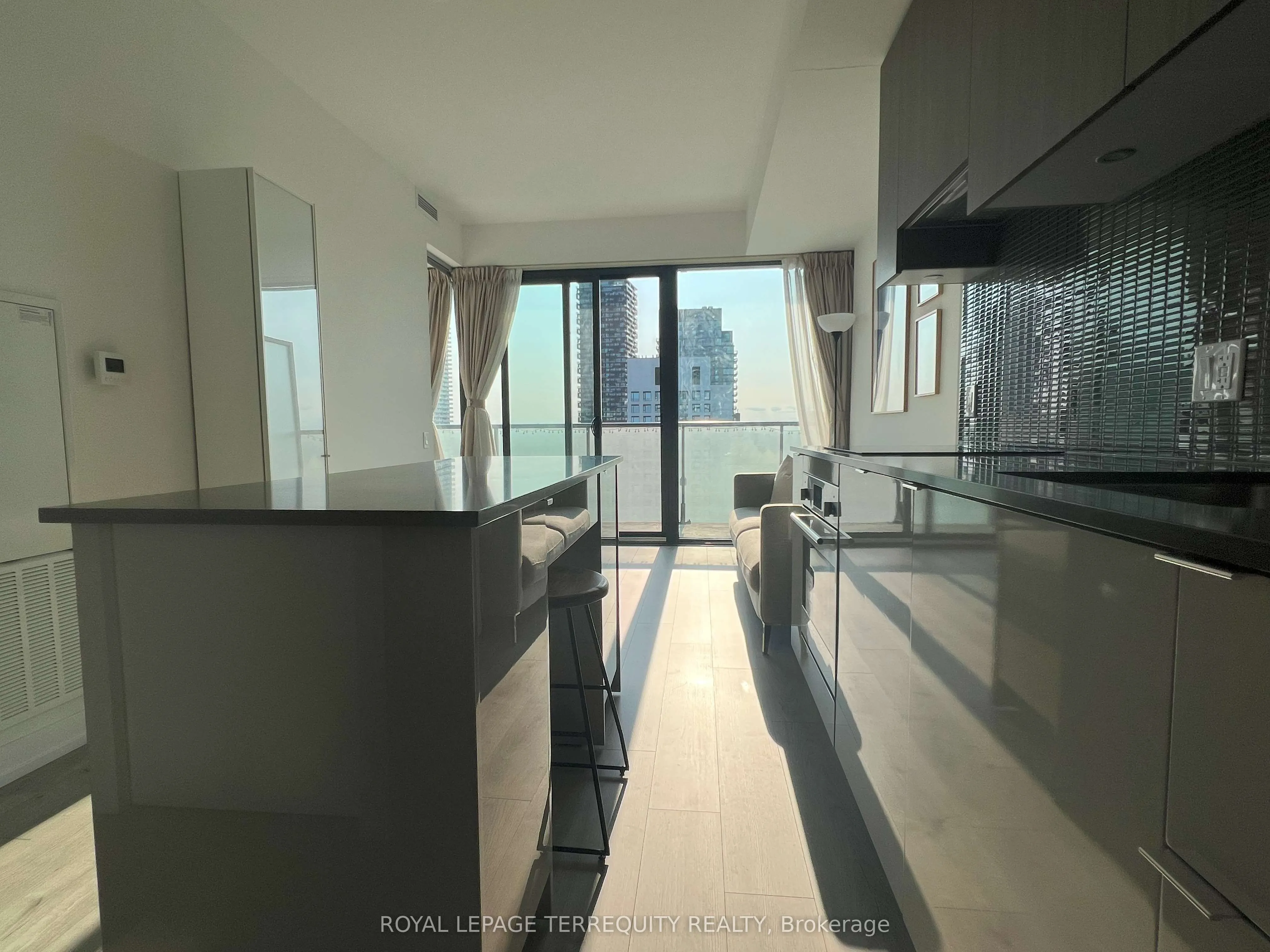 161 Roehampton Avenue, #3912