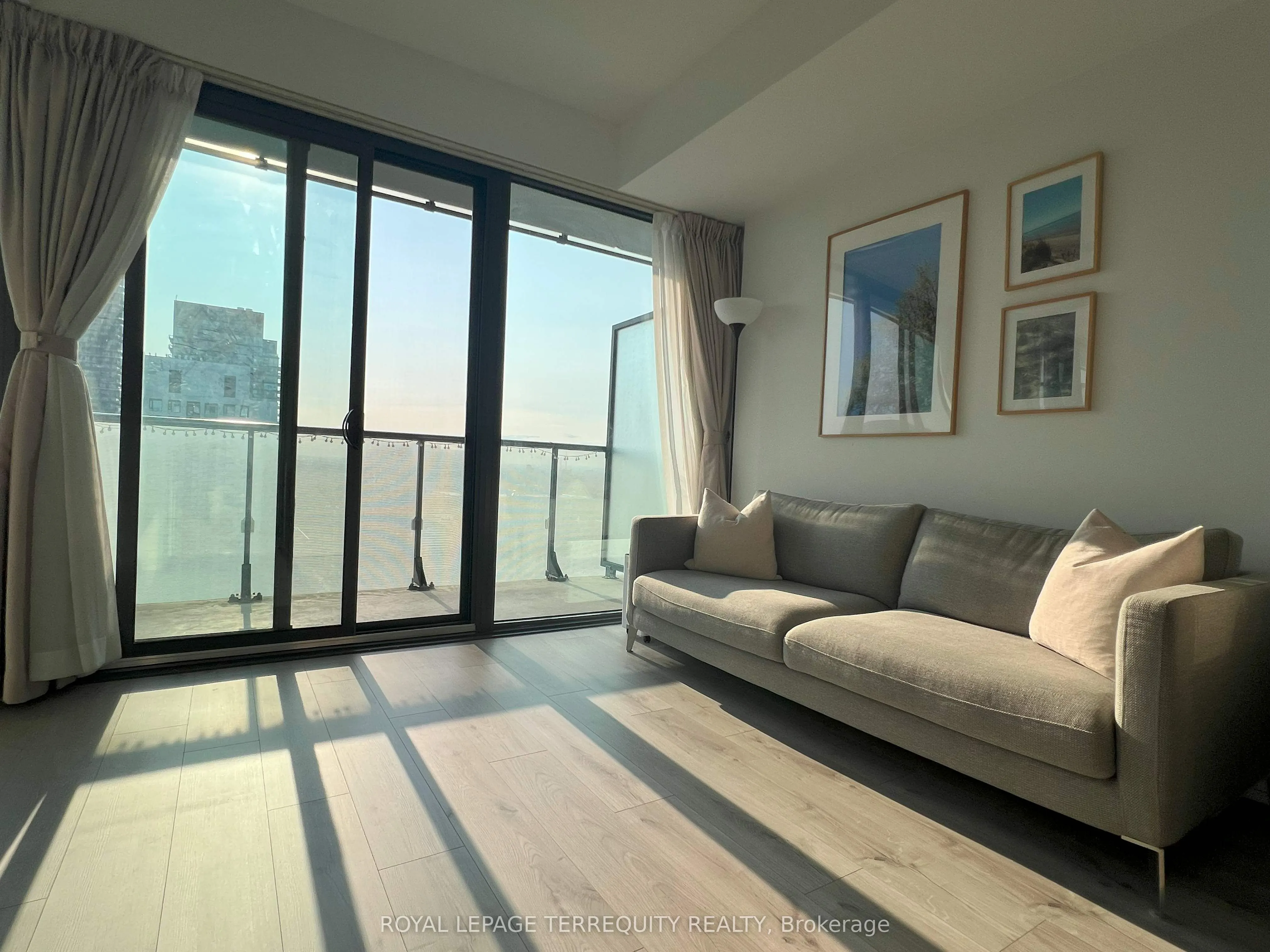 161 Roehampton Avenue, #3912