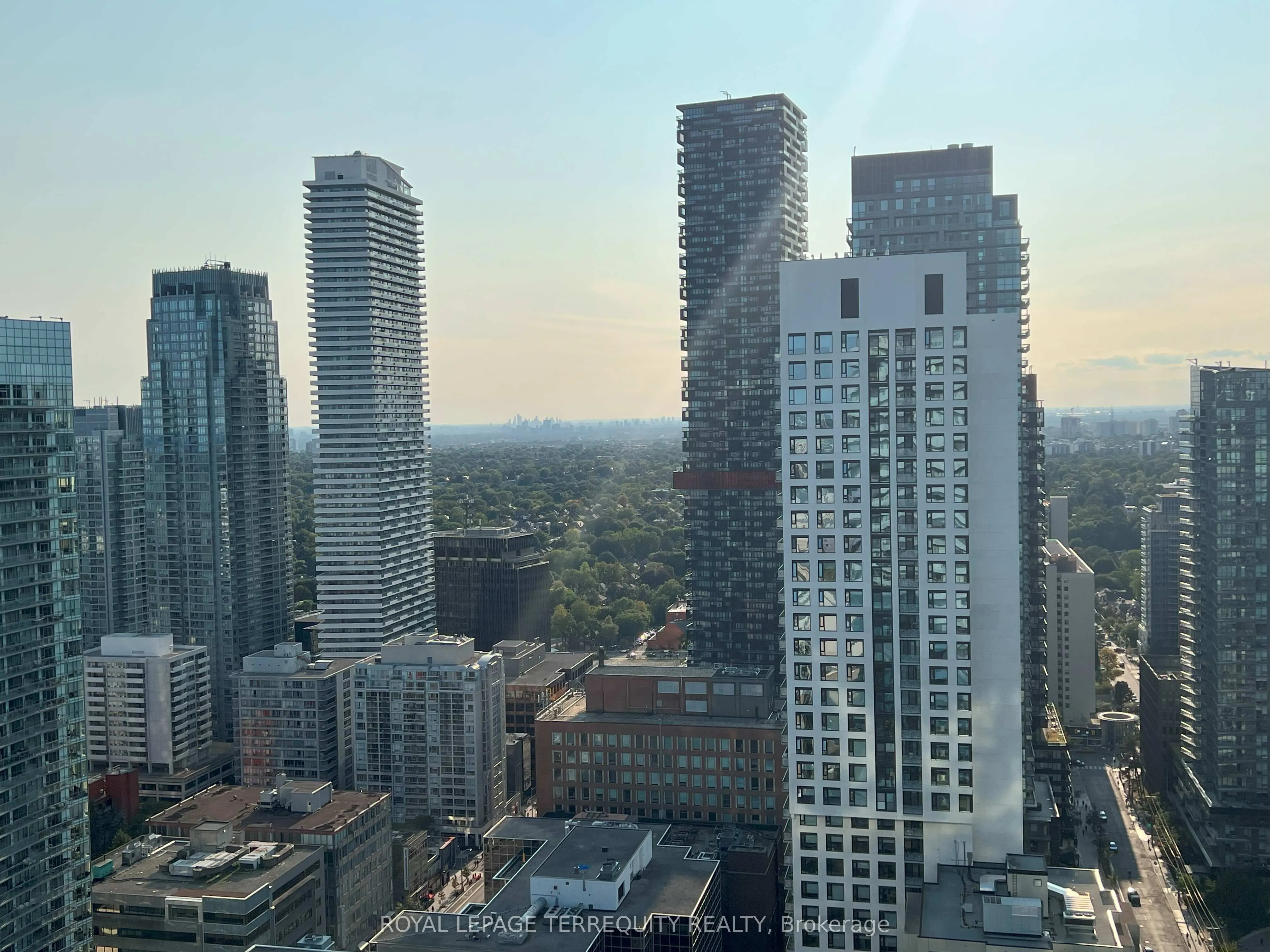 161 Roehampton Avenue, #3912