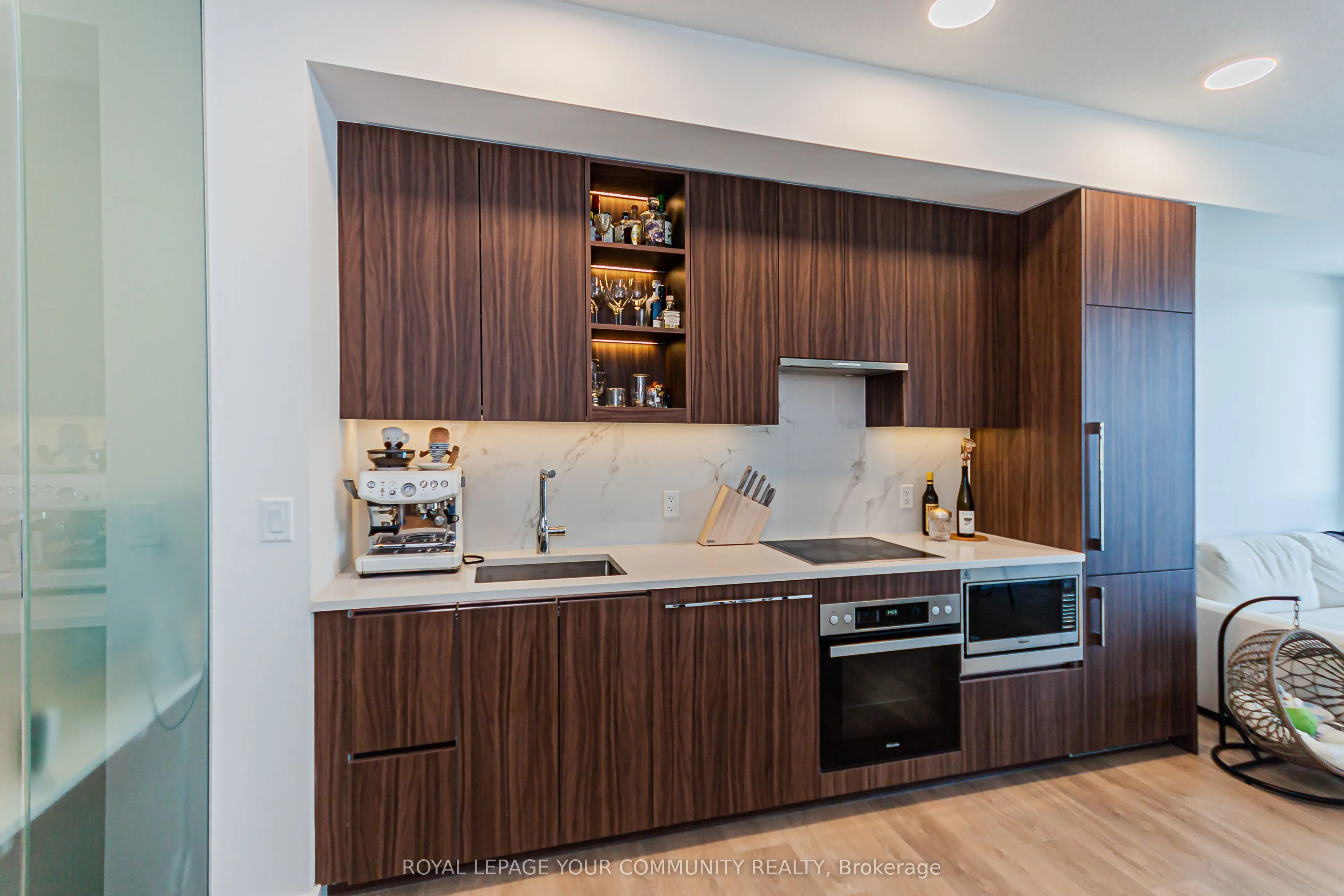 27 McMahon Drive, #1801