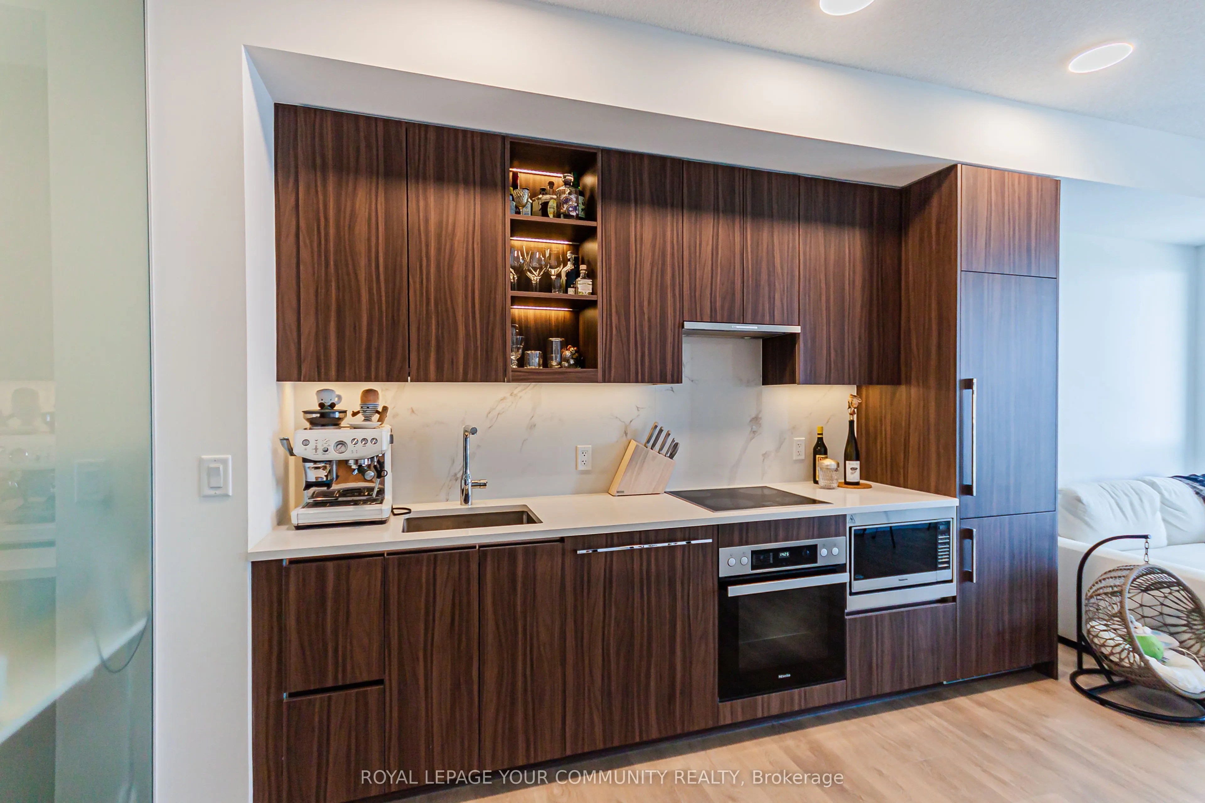 27 McMahon Drive, #1801