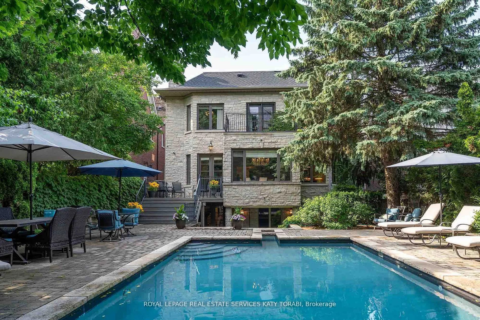 135 Buckingham Avenue