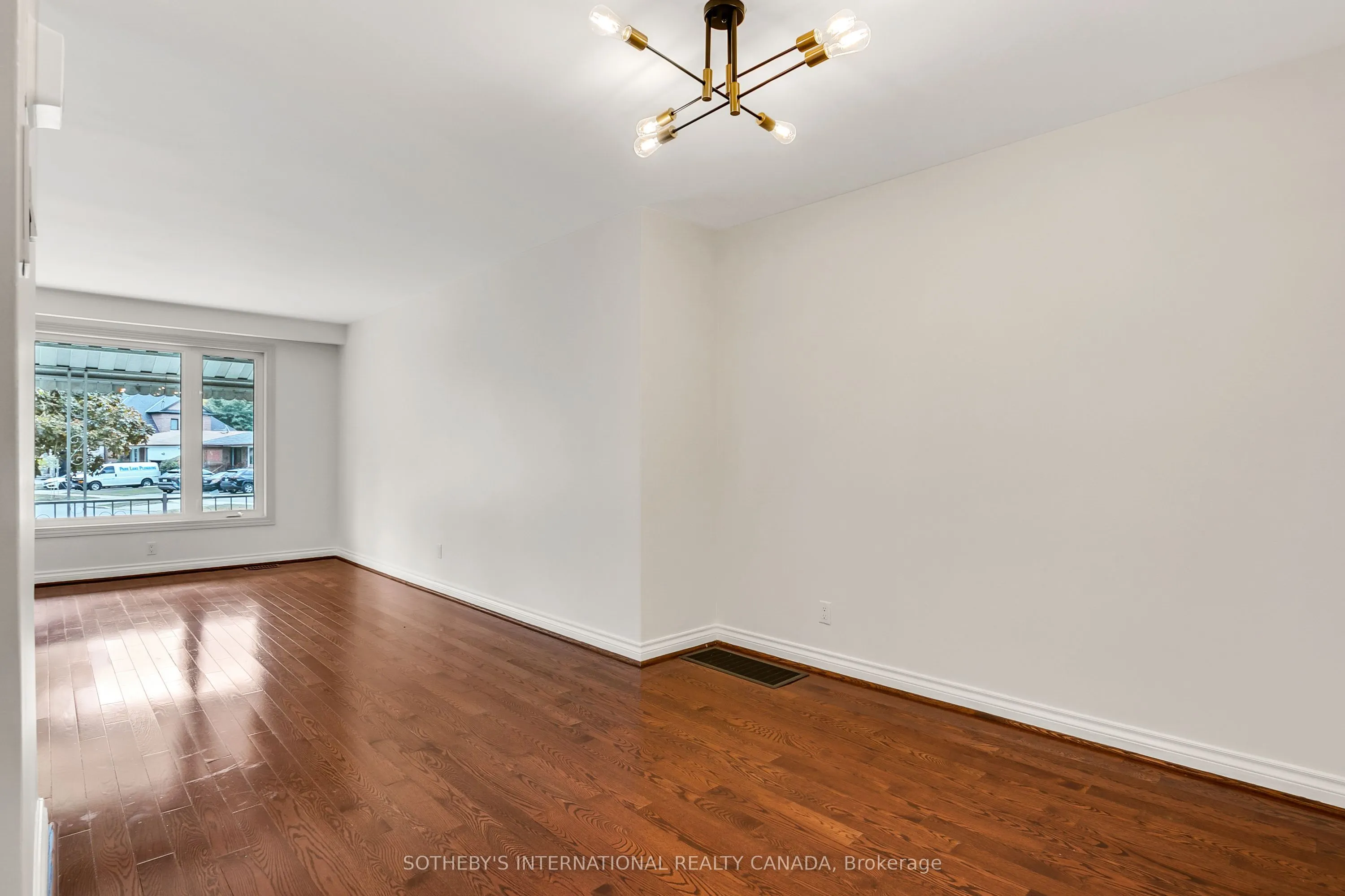 118 Chelmsford Avenue
