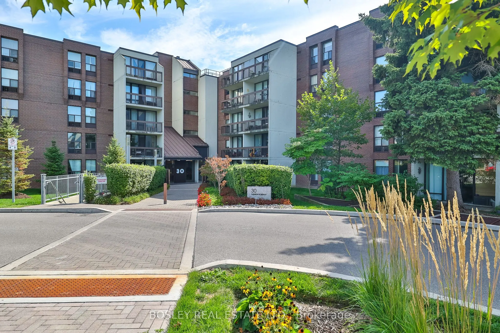 30 Fashion Roseway, #201
