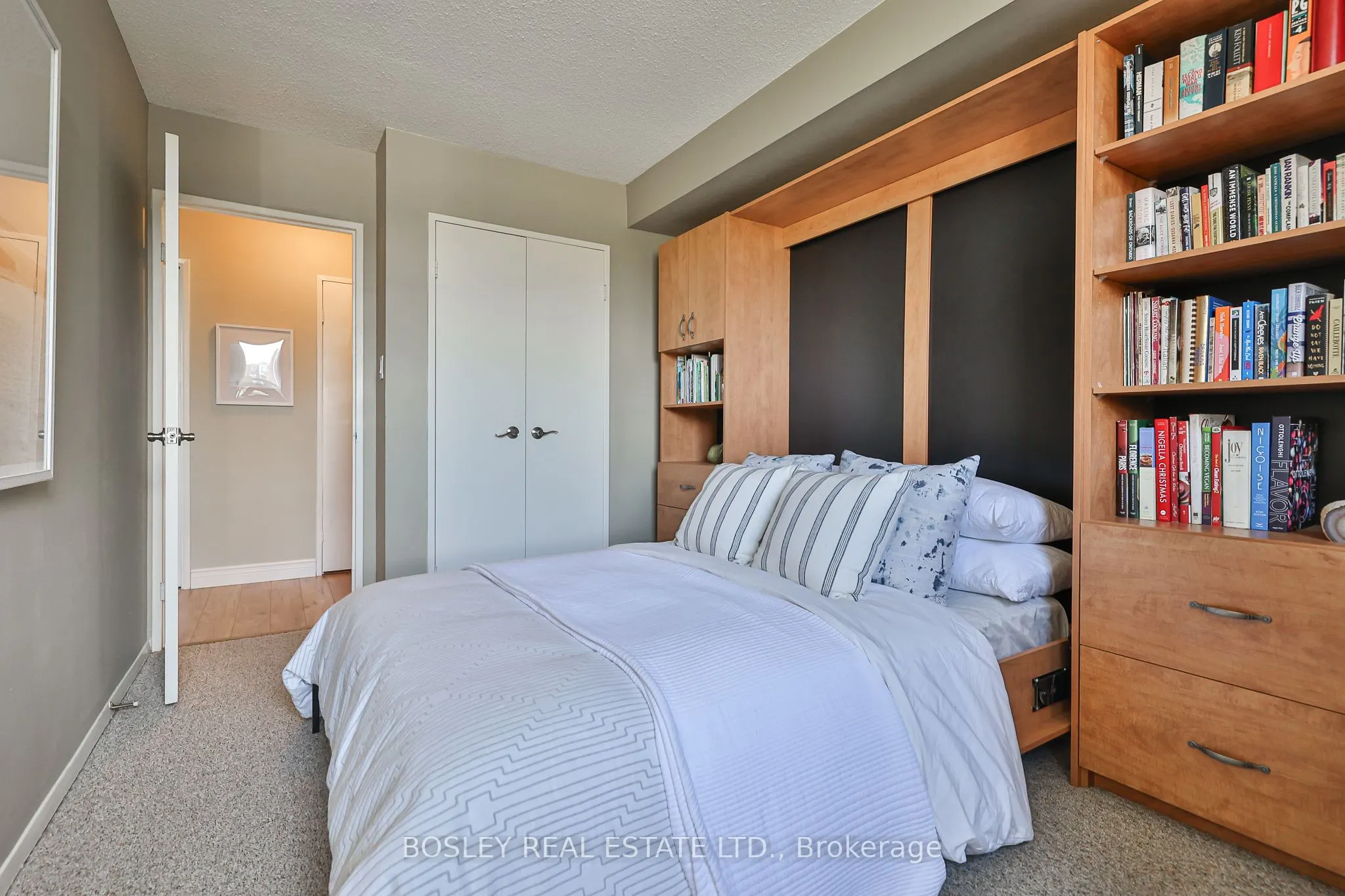 30 Fashion Roseway, #201