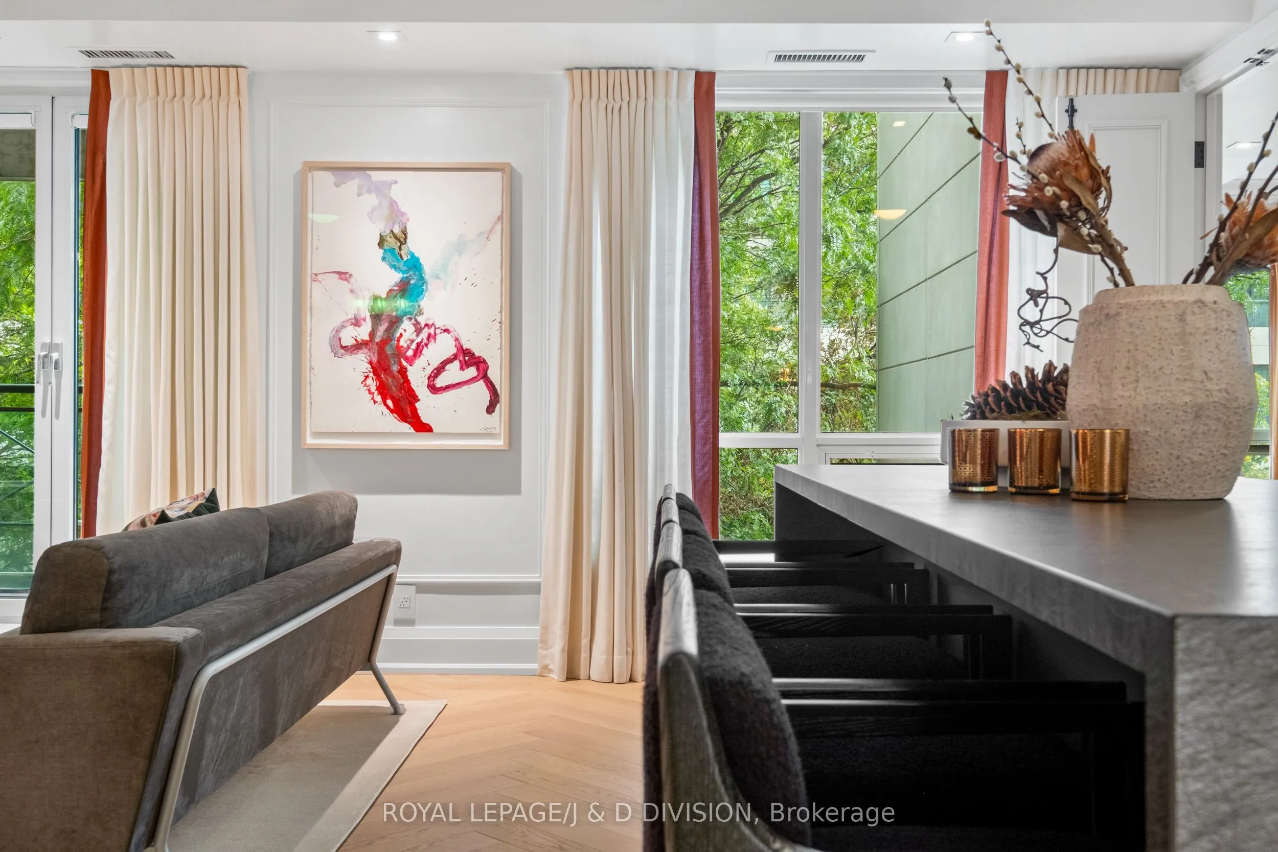 20 Scrivener Square, #301