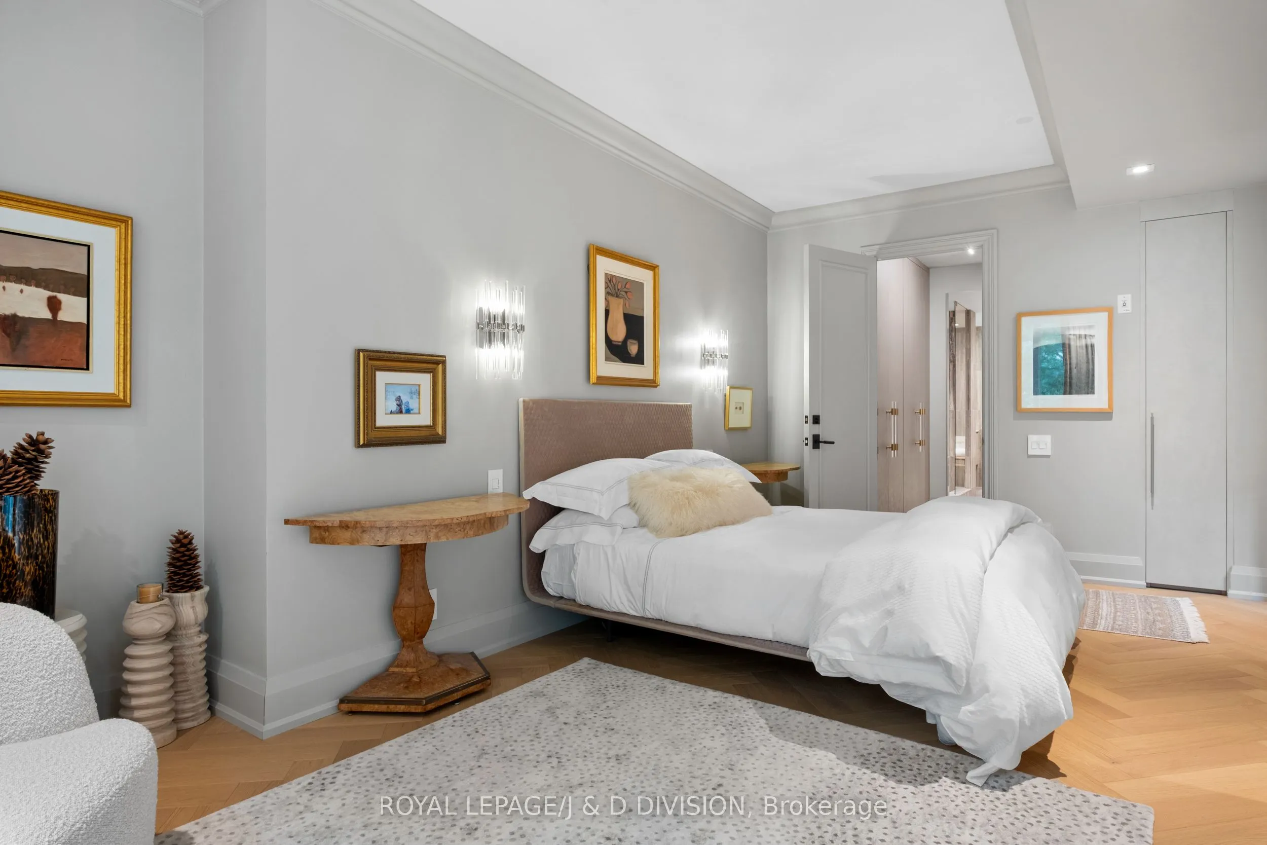 20 Scrivener Square, #301