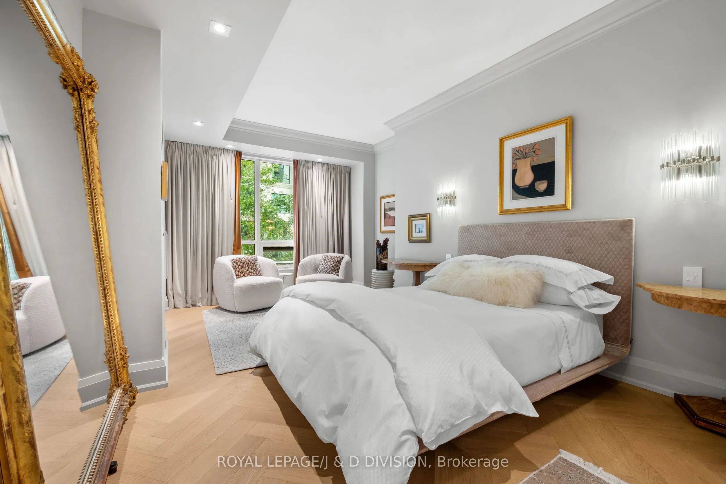 20 Scrivener Square, #301