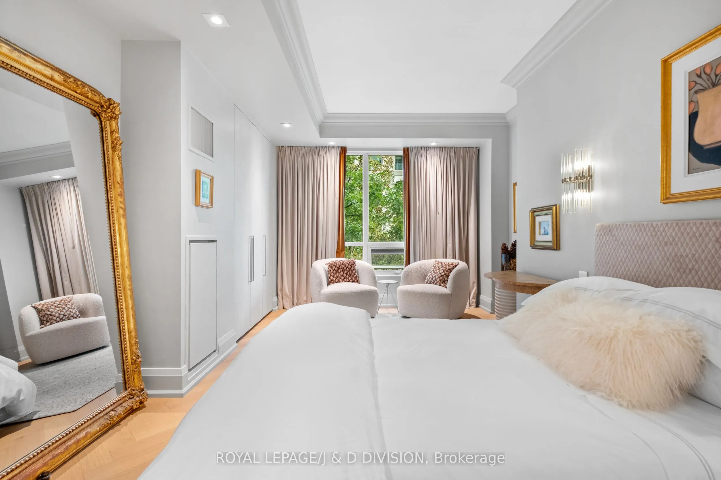 20 Scrivener Square, #301