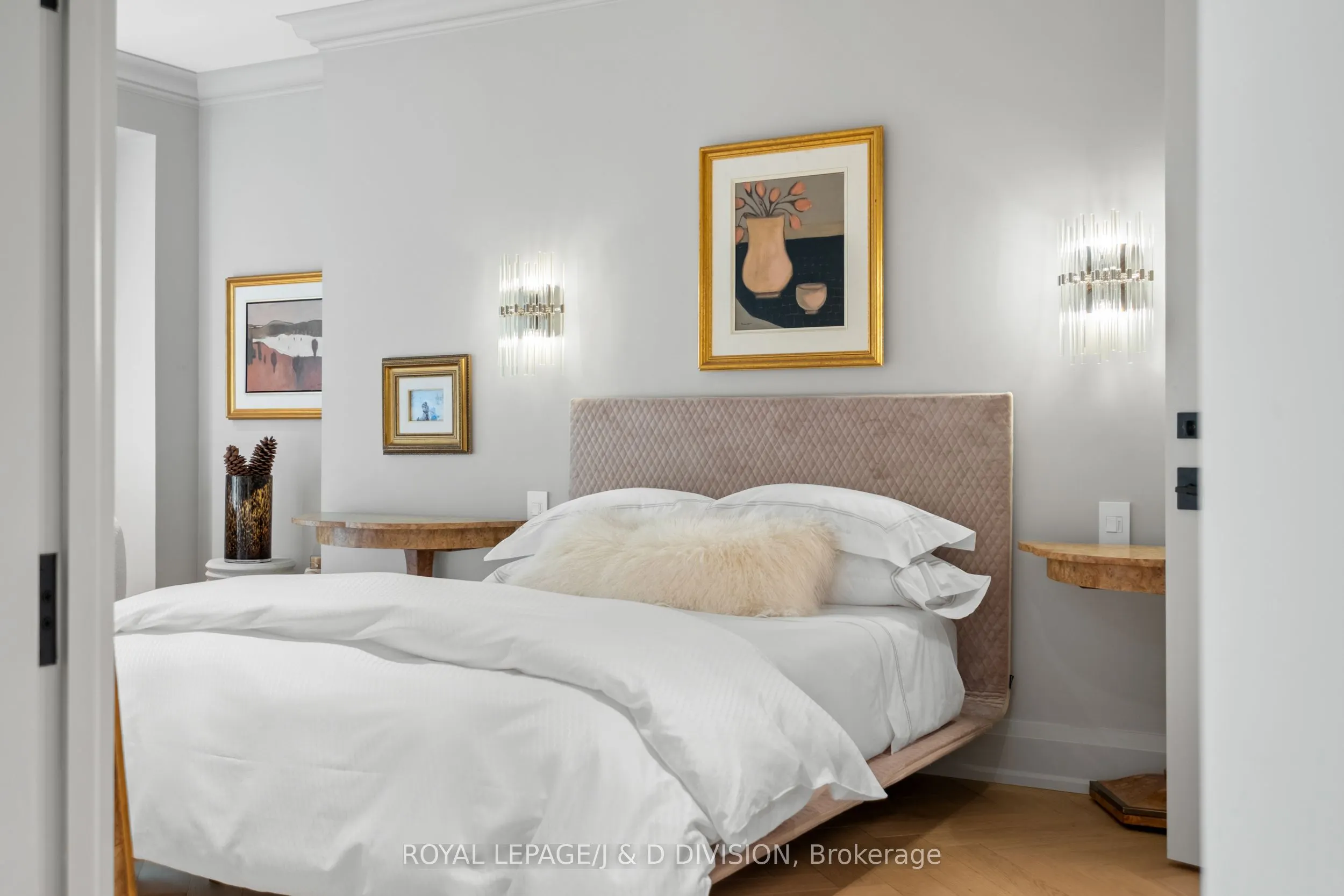 20 Scrivener Square, #301