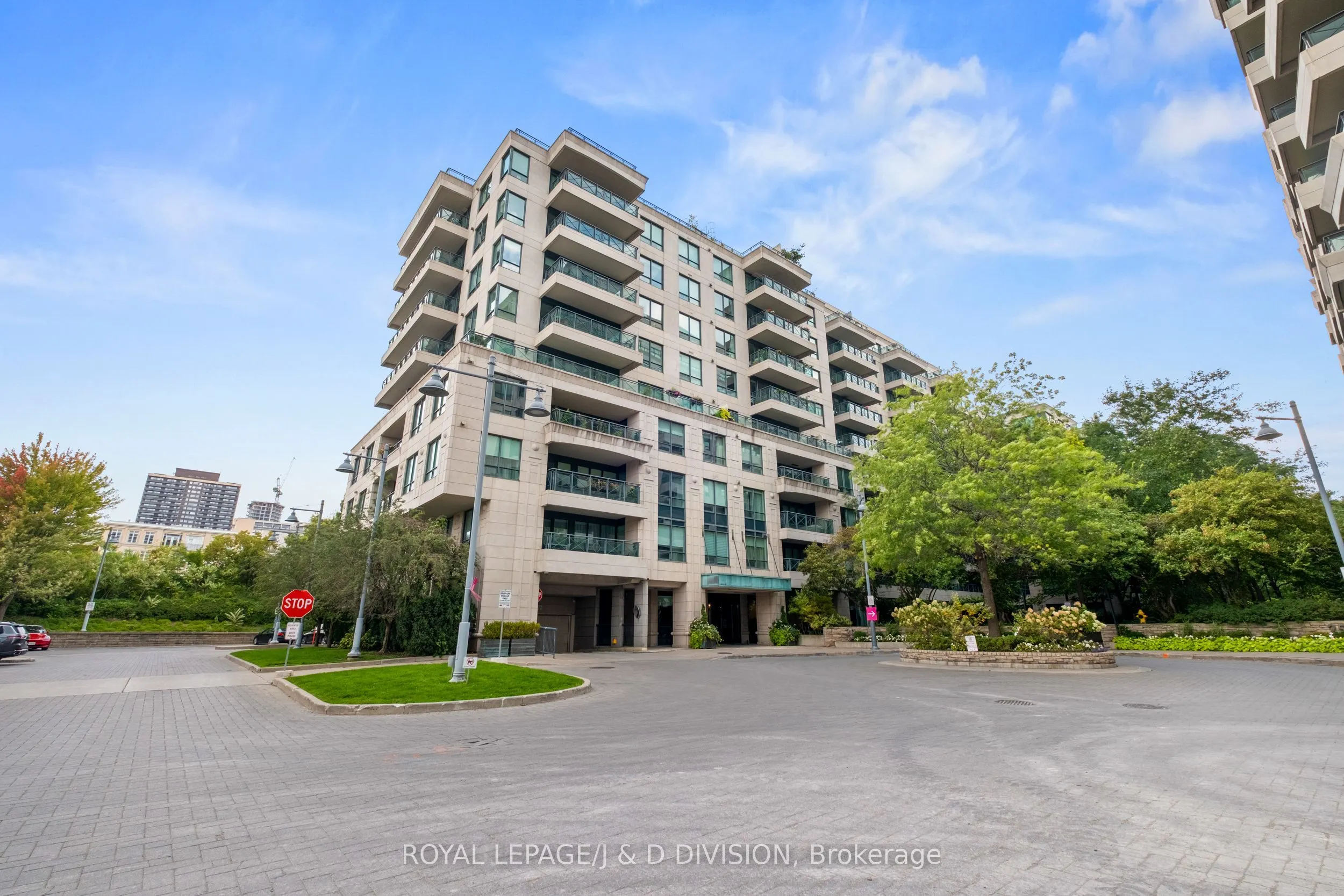 20 Scrivener Square, #301