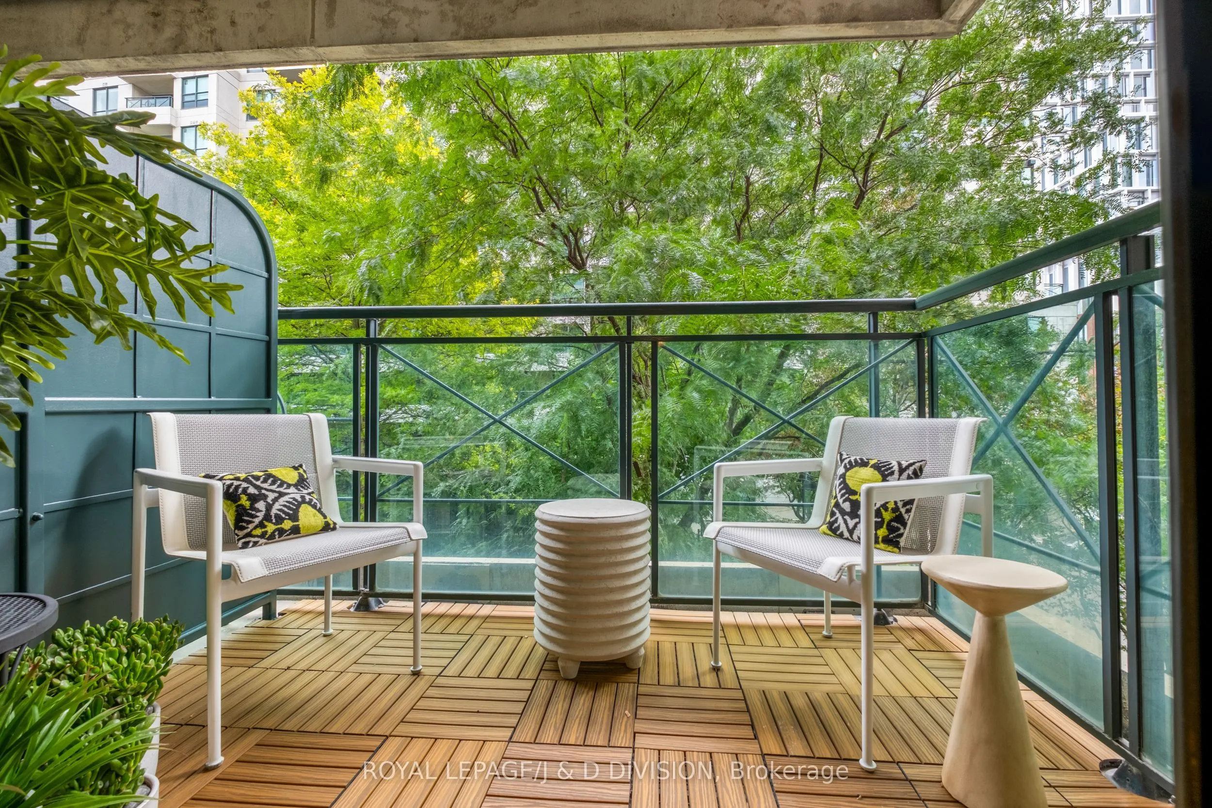 20 Scrivener Square, #301