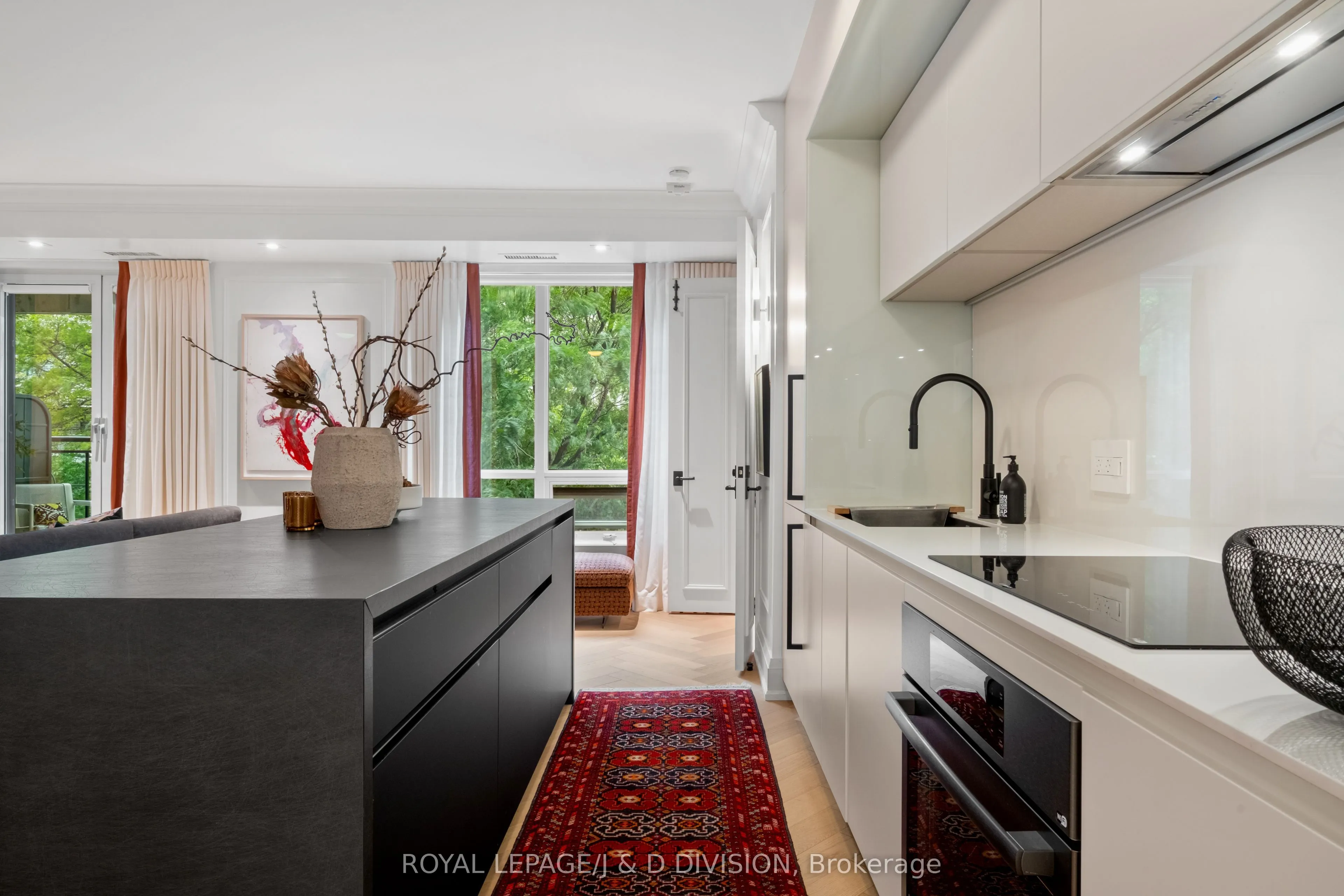 20 Scrivener Square, #301