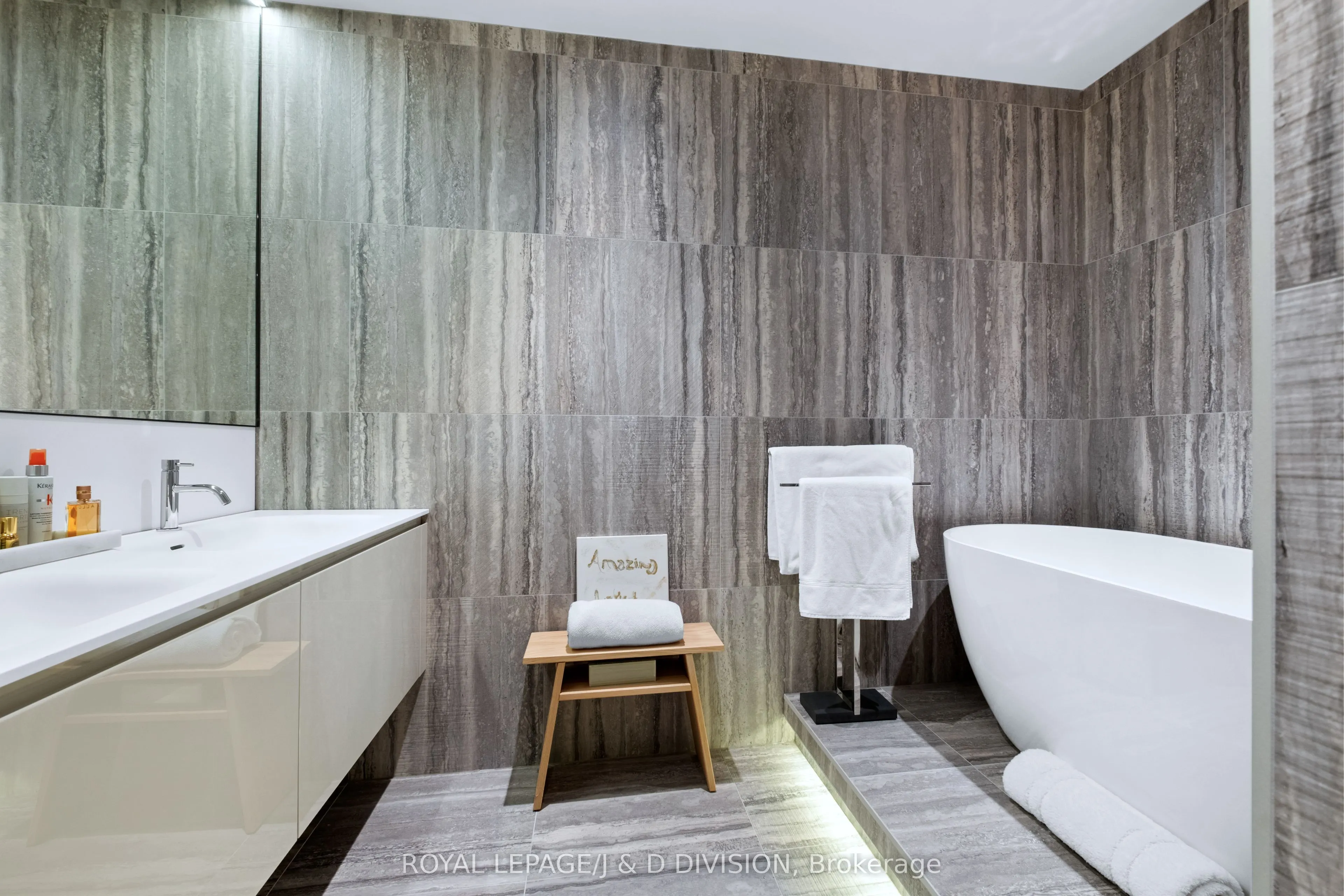20 Scrivener Square, #301