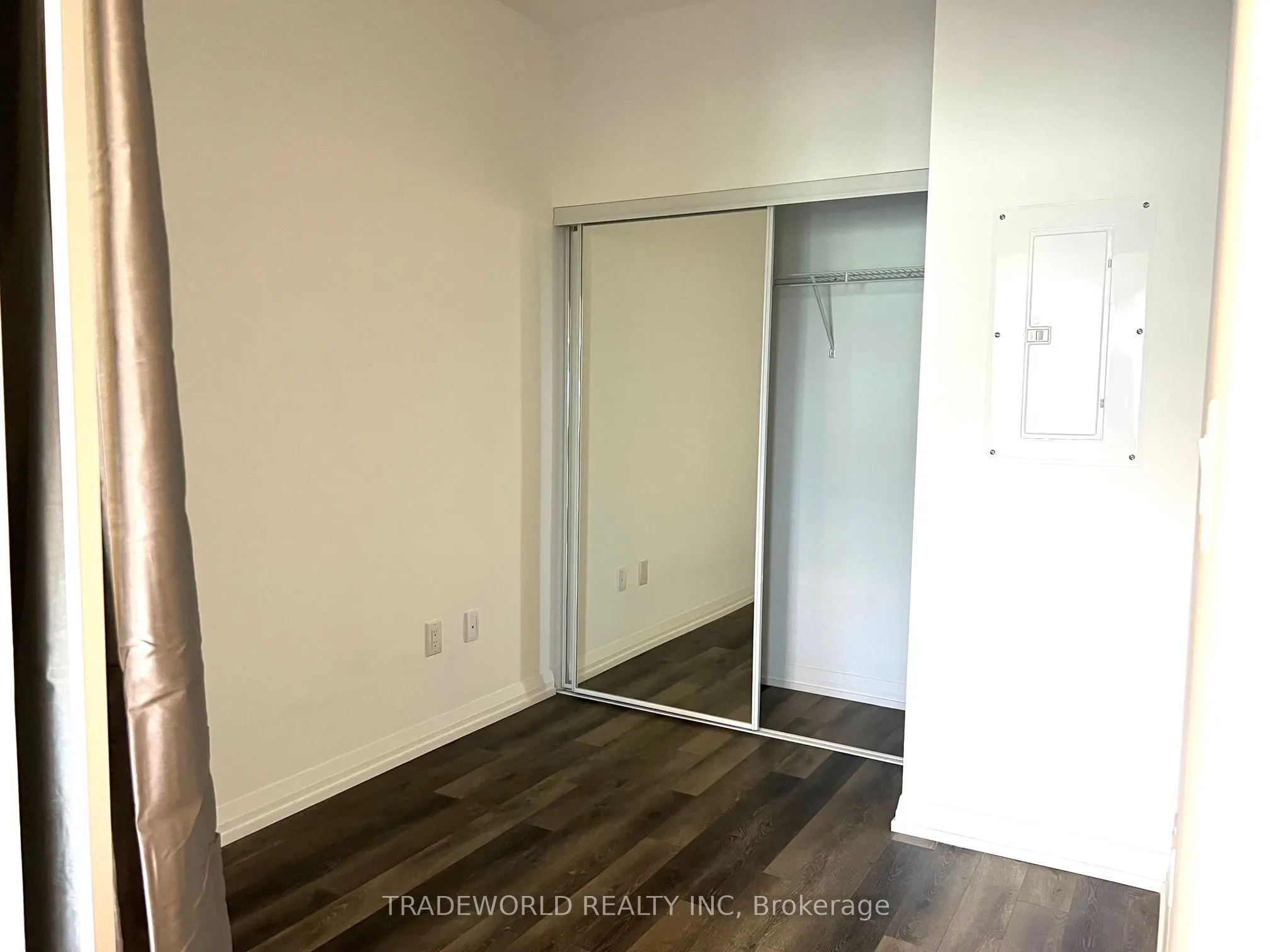 75 Canterbury Place, #1212