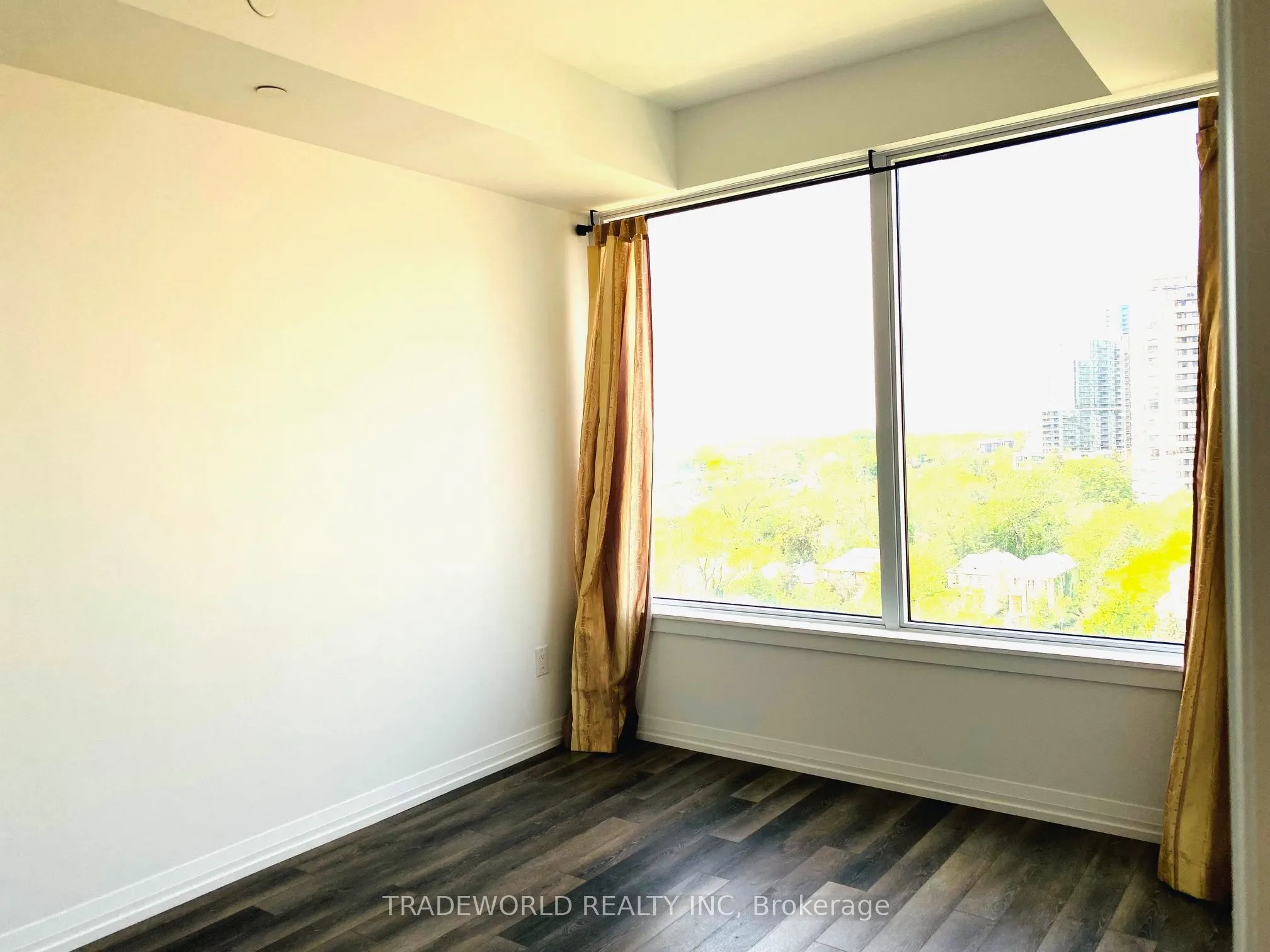 75 Canterbury Place, #1212