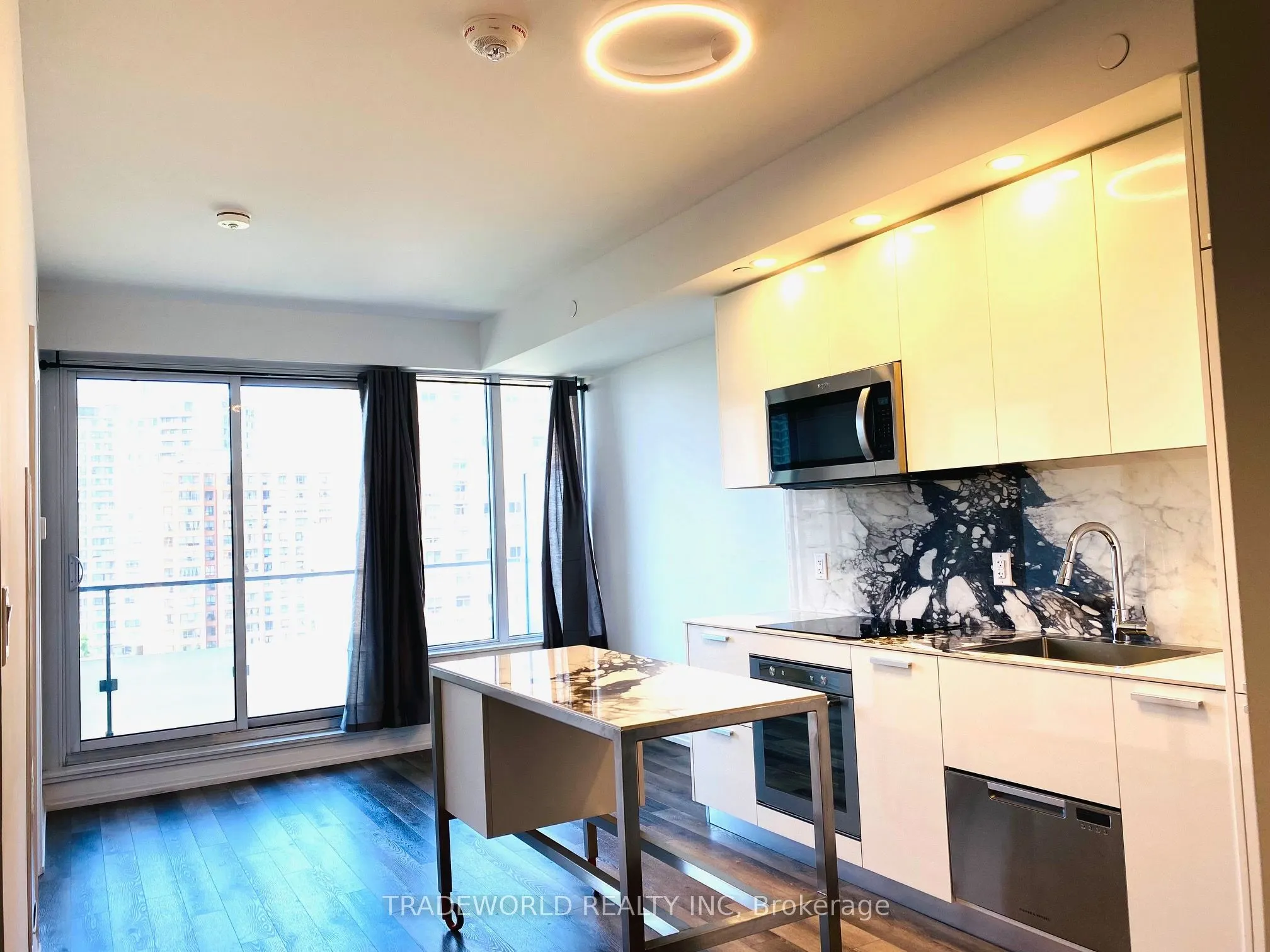 75 Canterbury Place, #1212