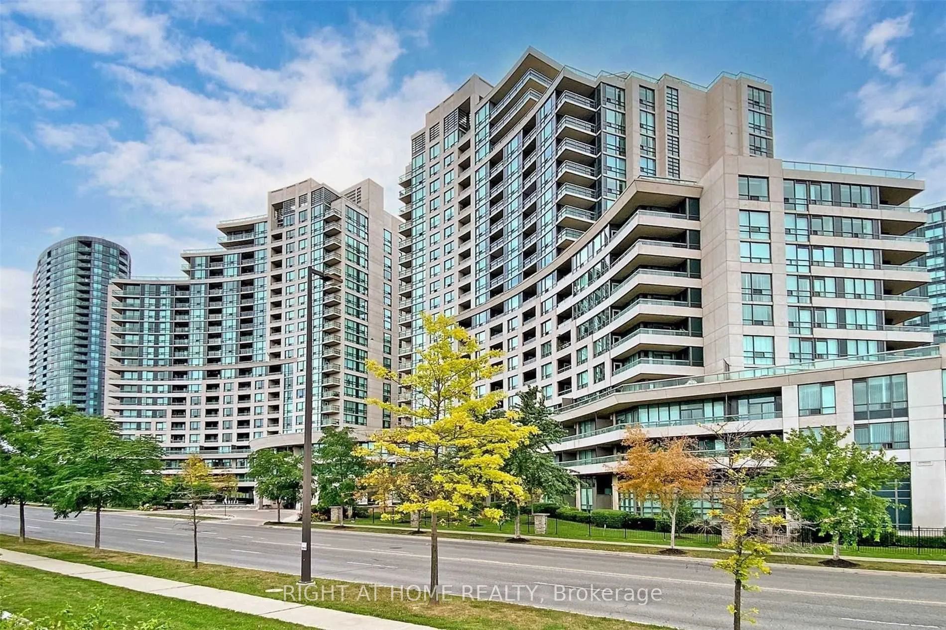 509 Beecroft Road, #319