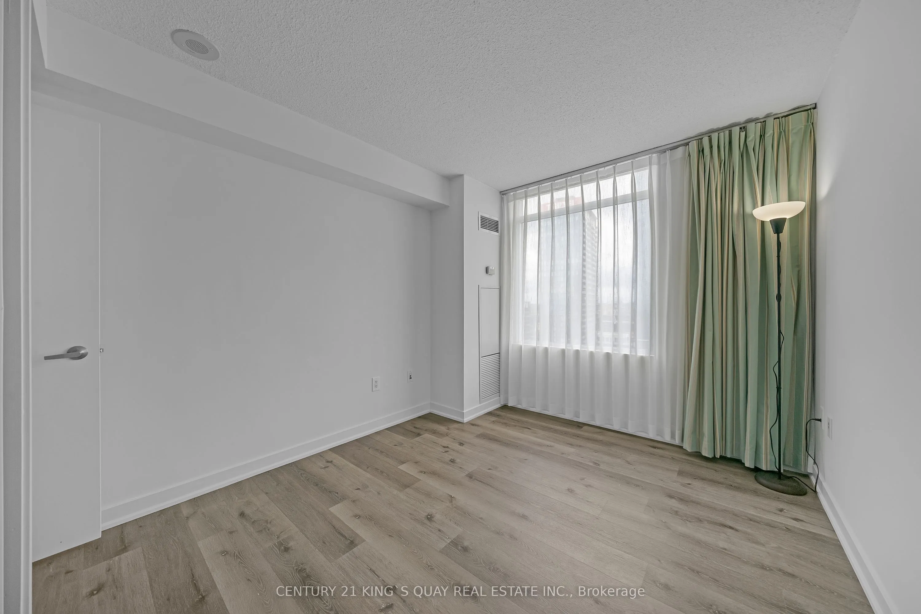 25 Telegram Mews, #3510