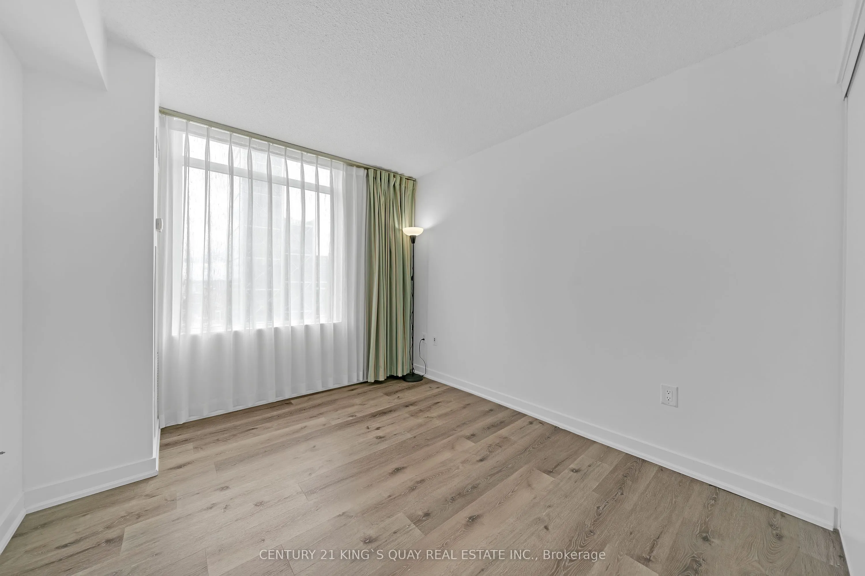25 Telegram Mews, #3510