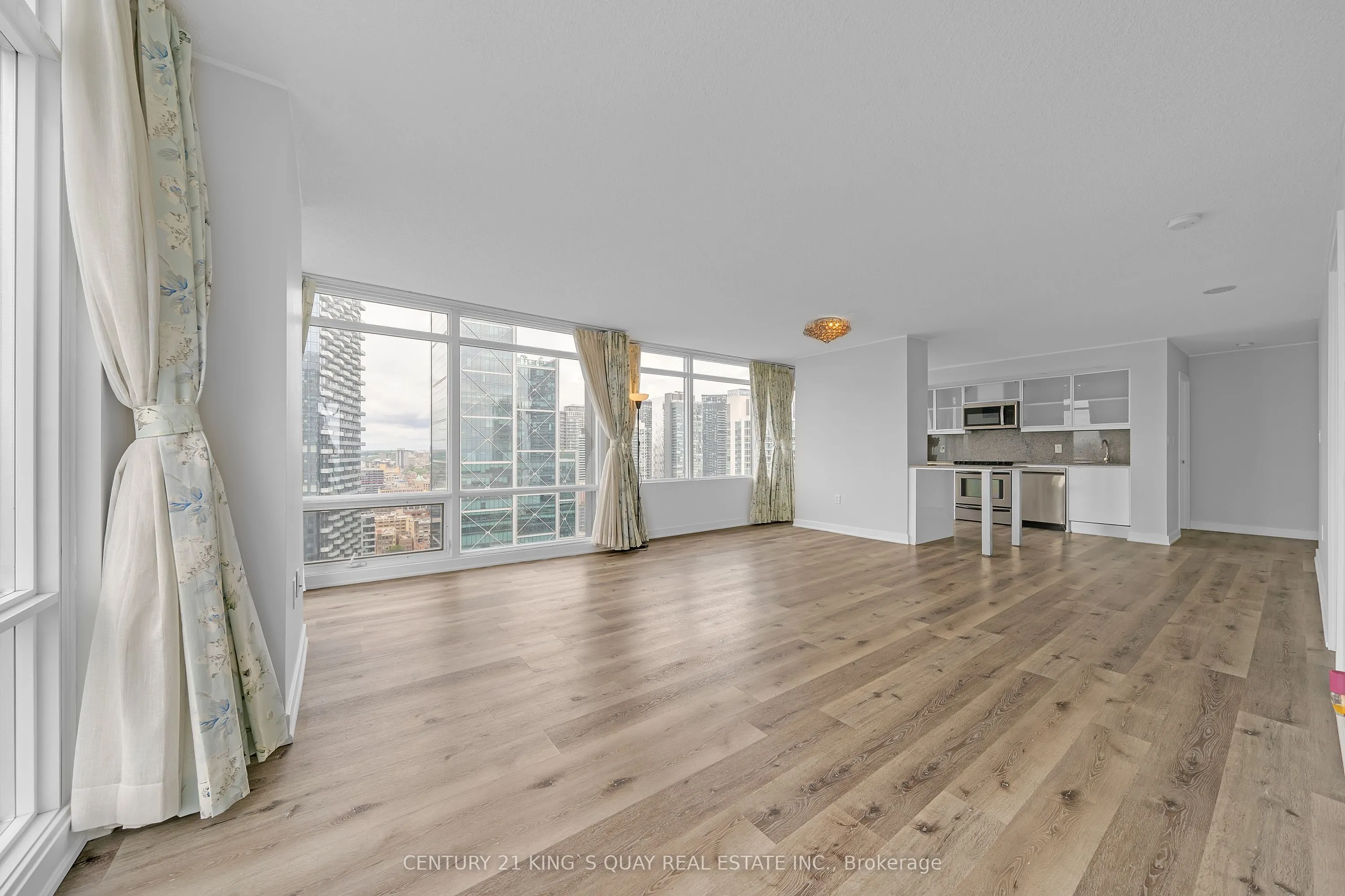 25 Telegram Mews, #3510