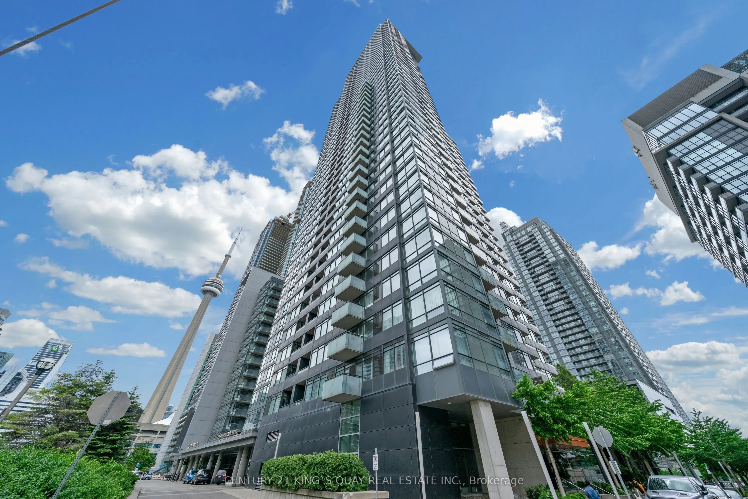 25 Telegram Mews, #3510