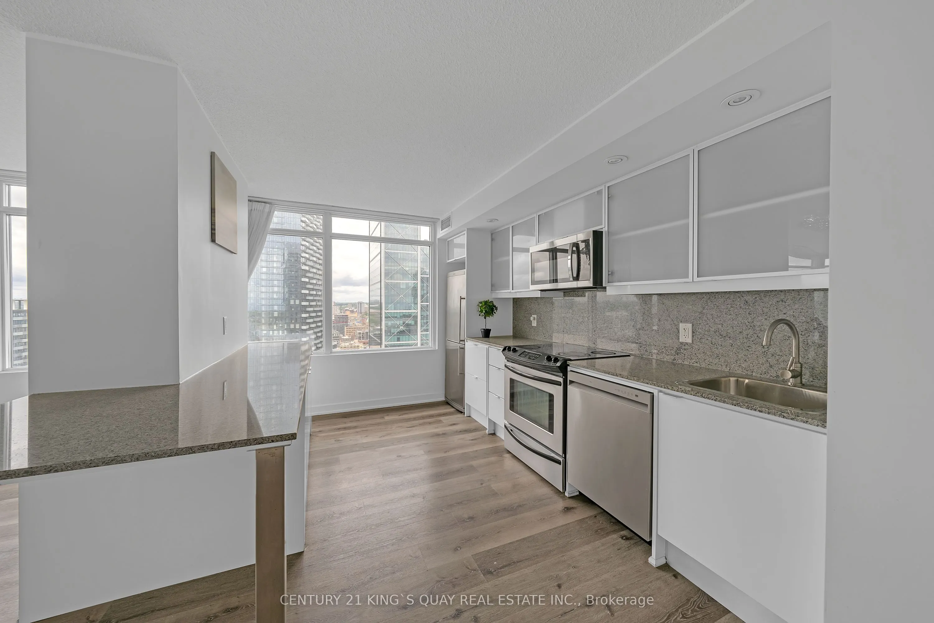 25 Telegram Mews, #3510