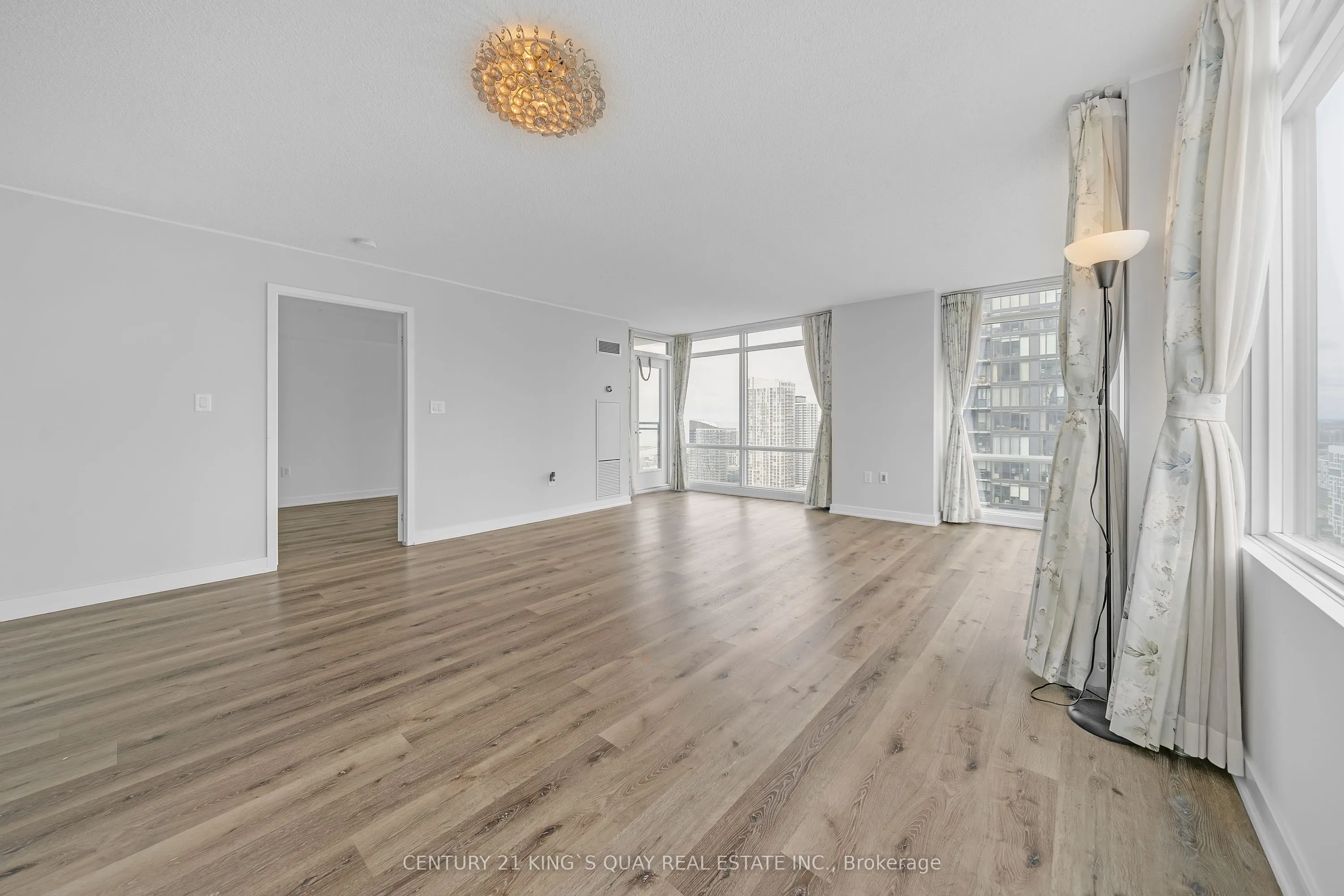 25 Telegram Mews, #3510