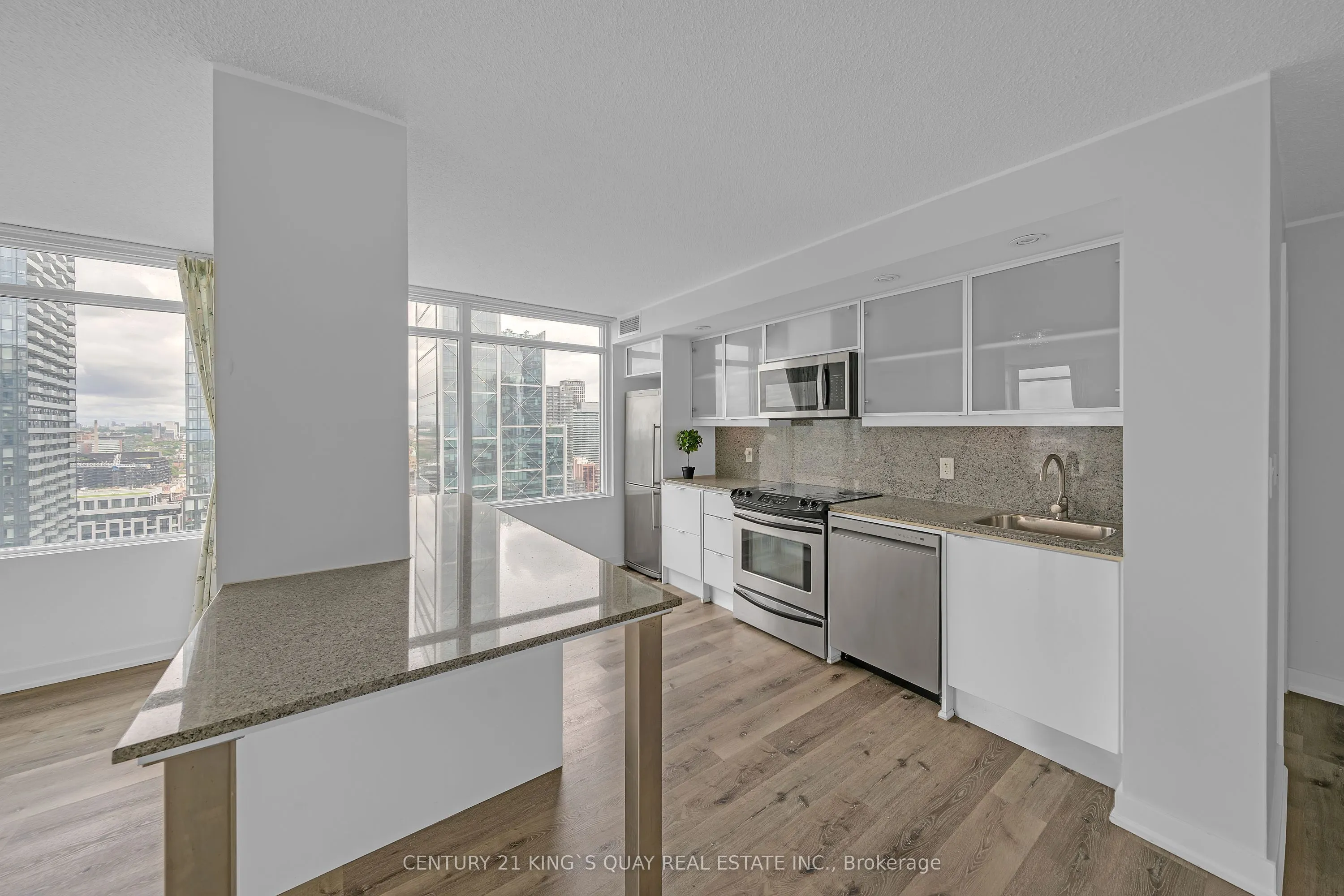 25 Telegram Mews, #3510