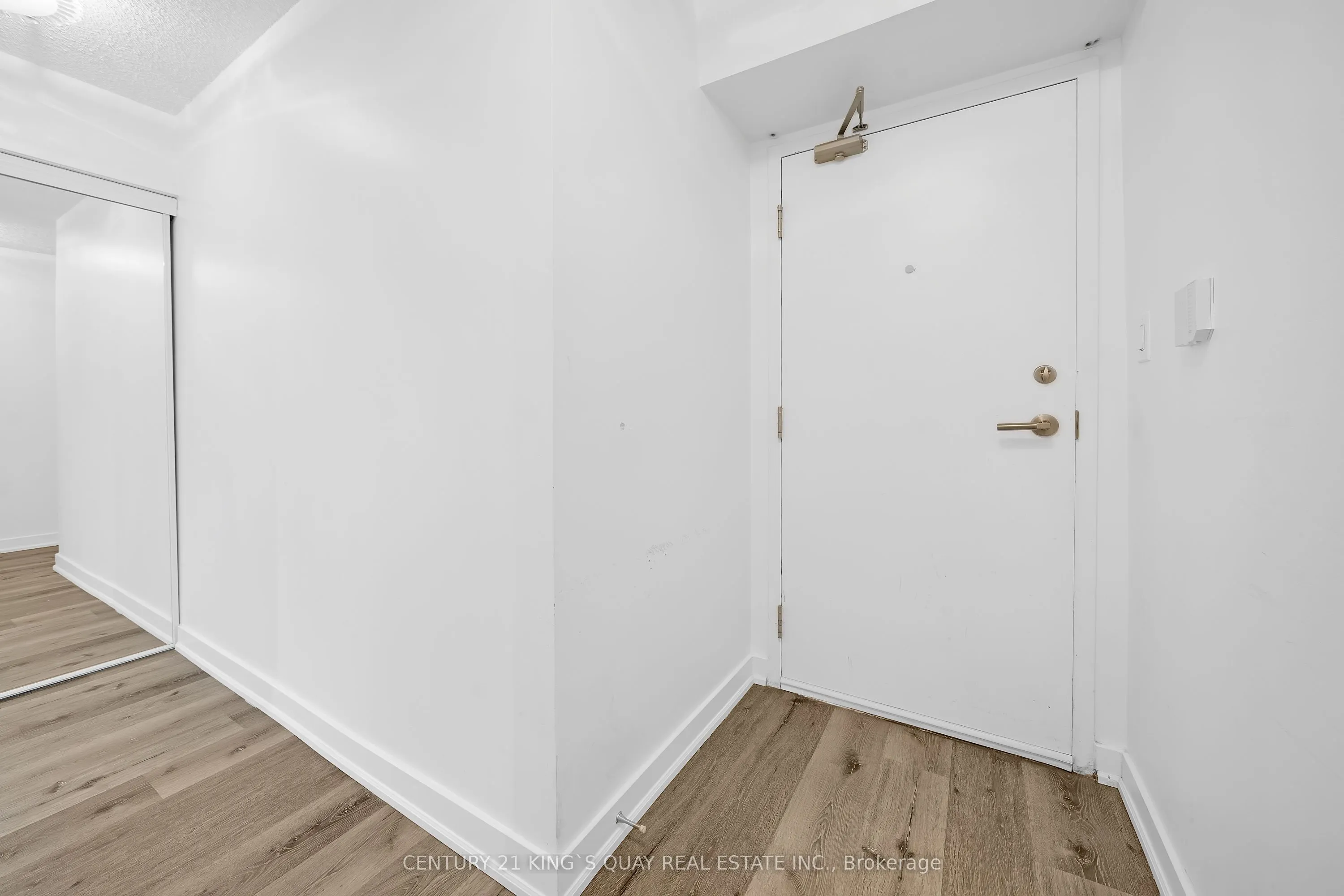 25 Telegram Mews, #3510
