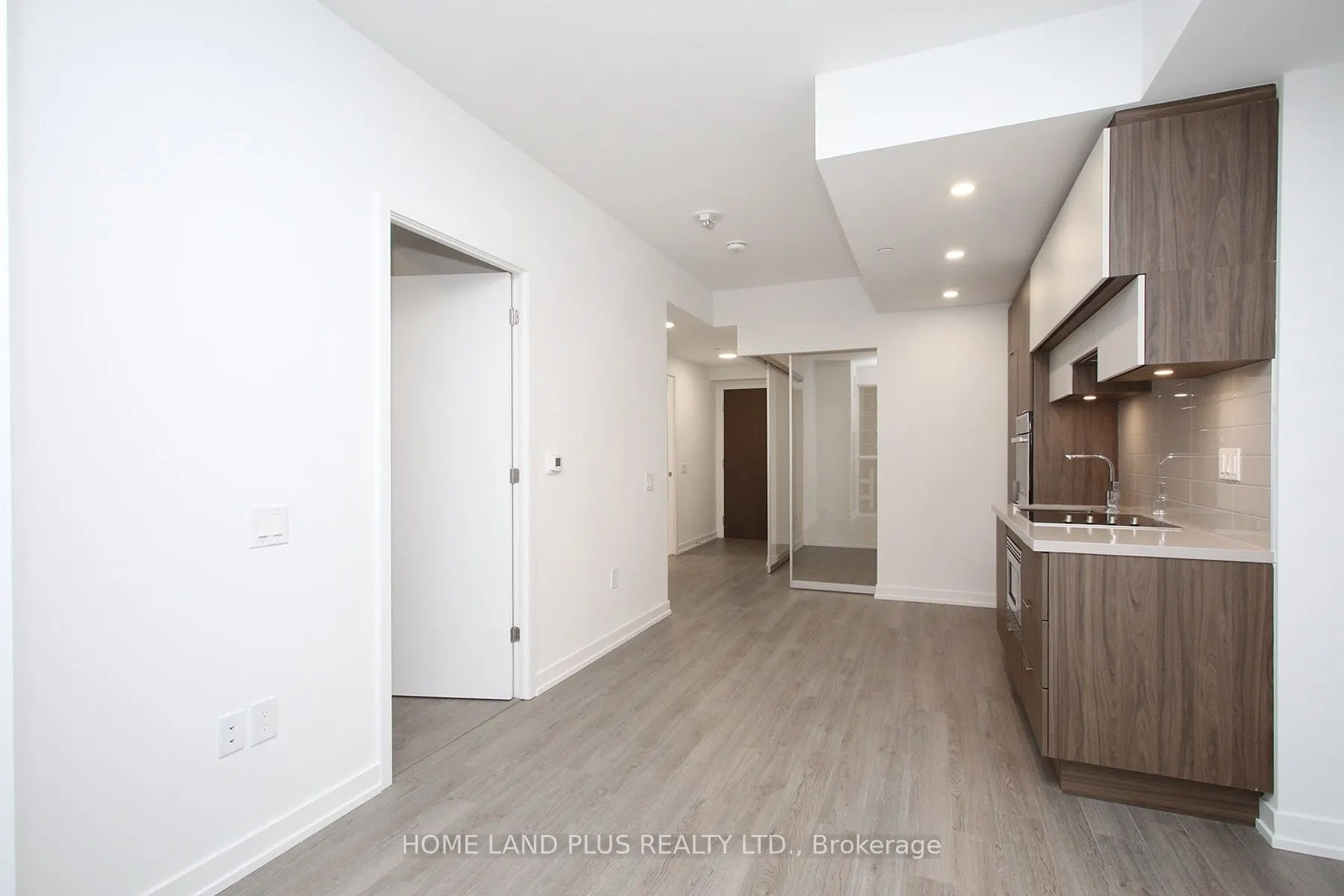 39 Roehampton Avenue, #2702
