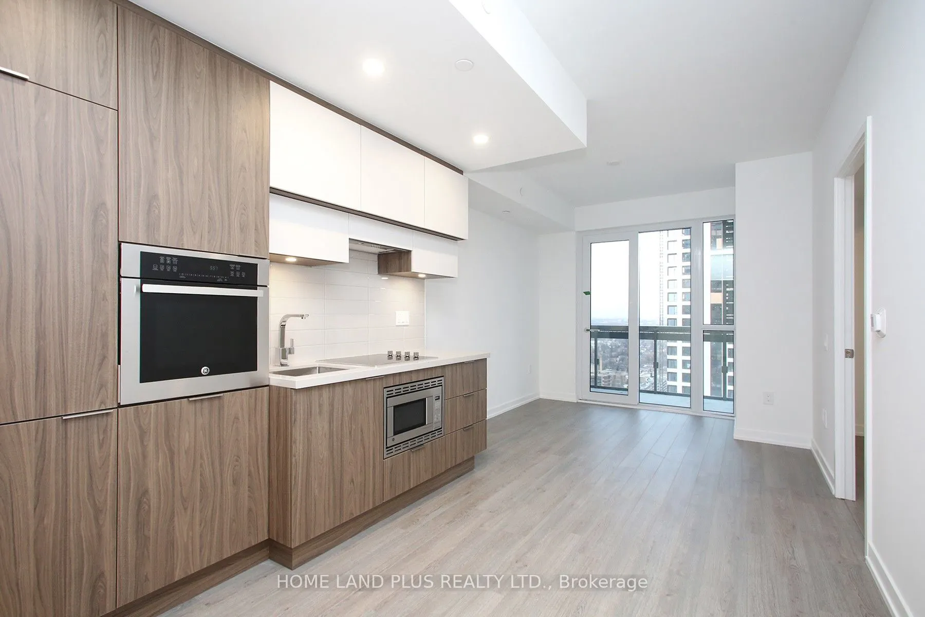 39 Roehampton Avenue, #2702