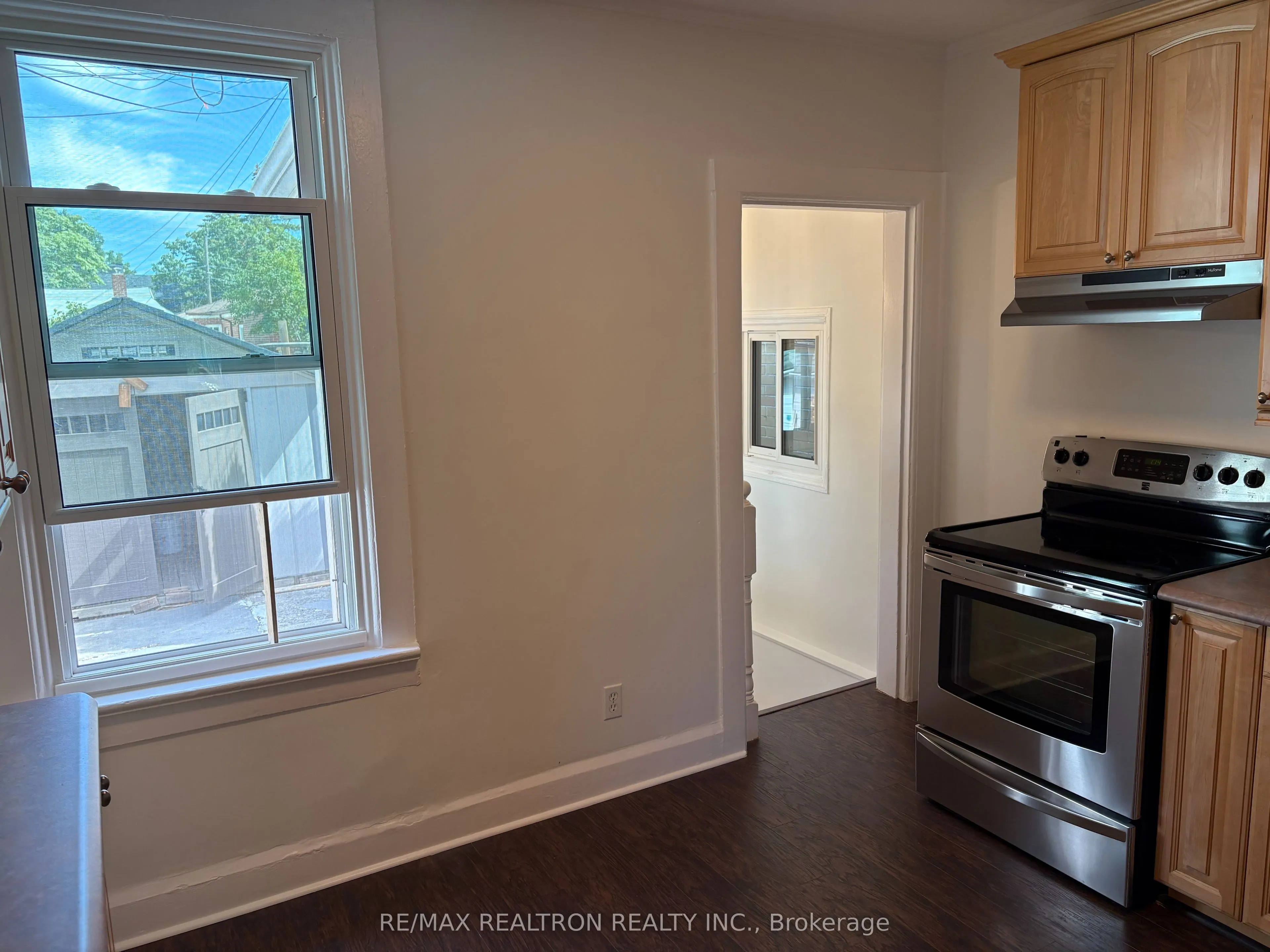 221 Winnett Avenue