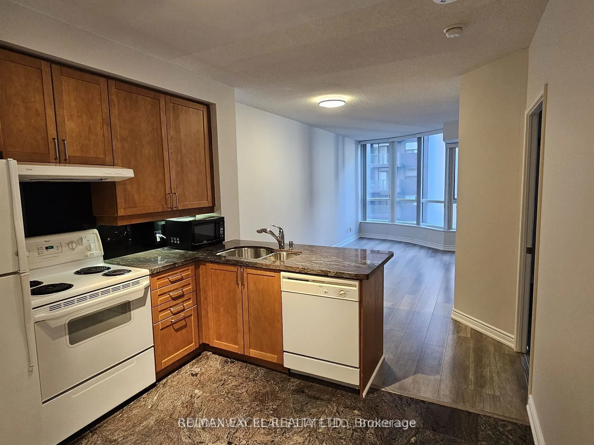55 Bloor Street E, #1001