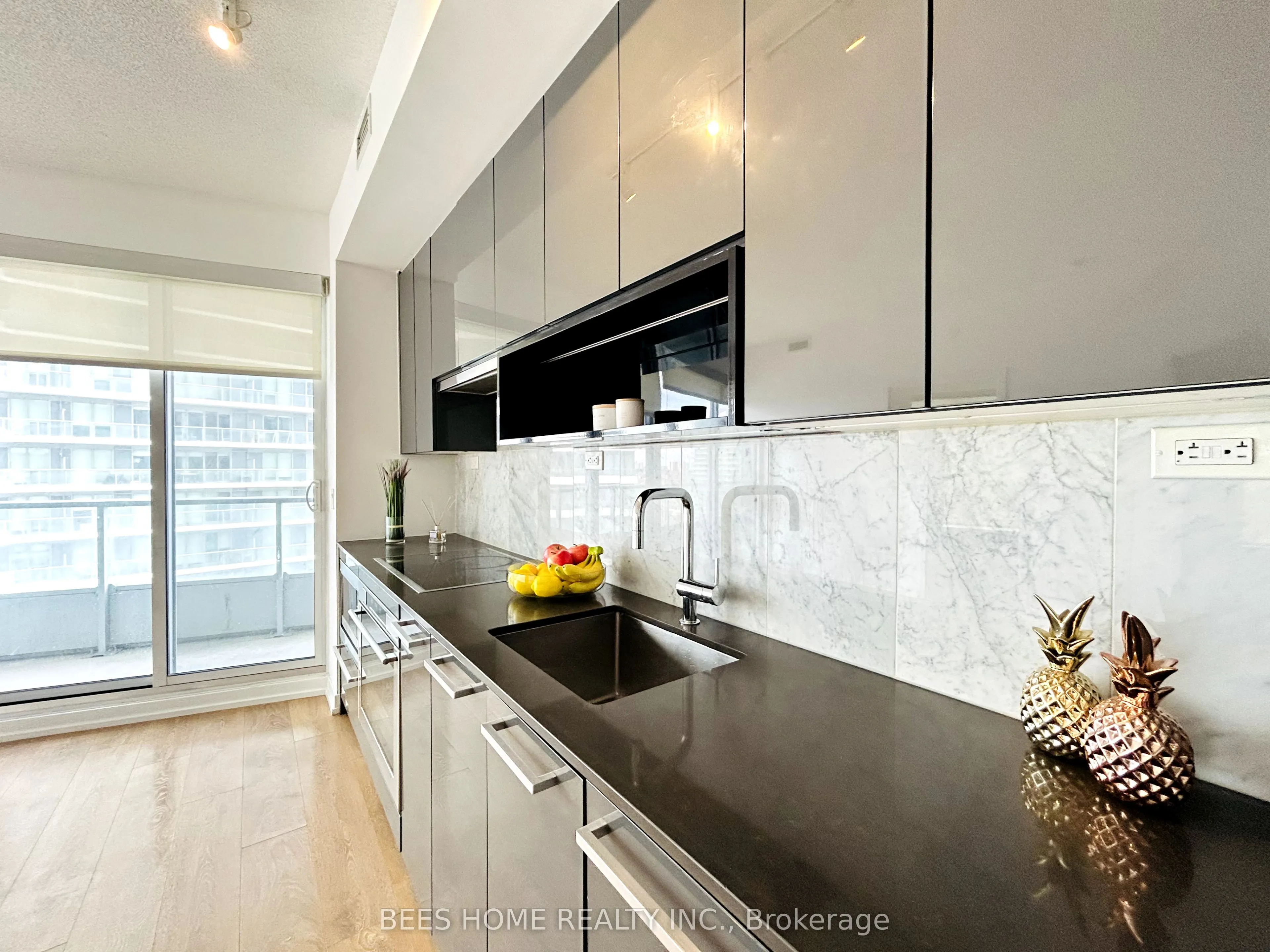 115 McMahon Drive, #1905
