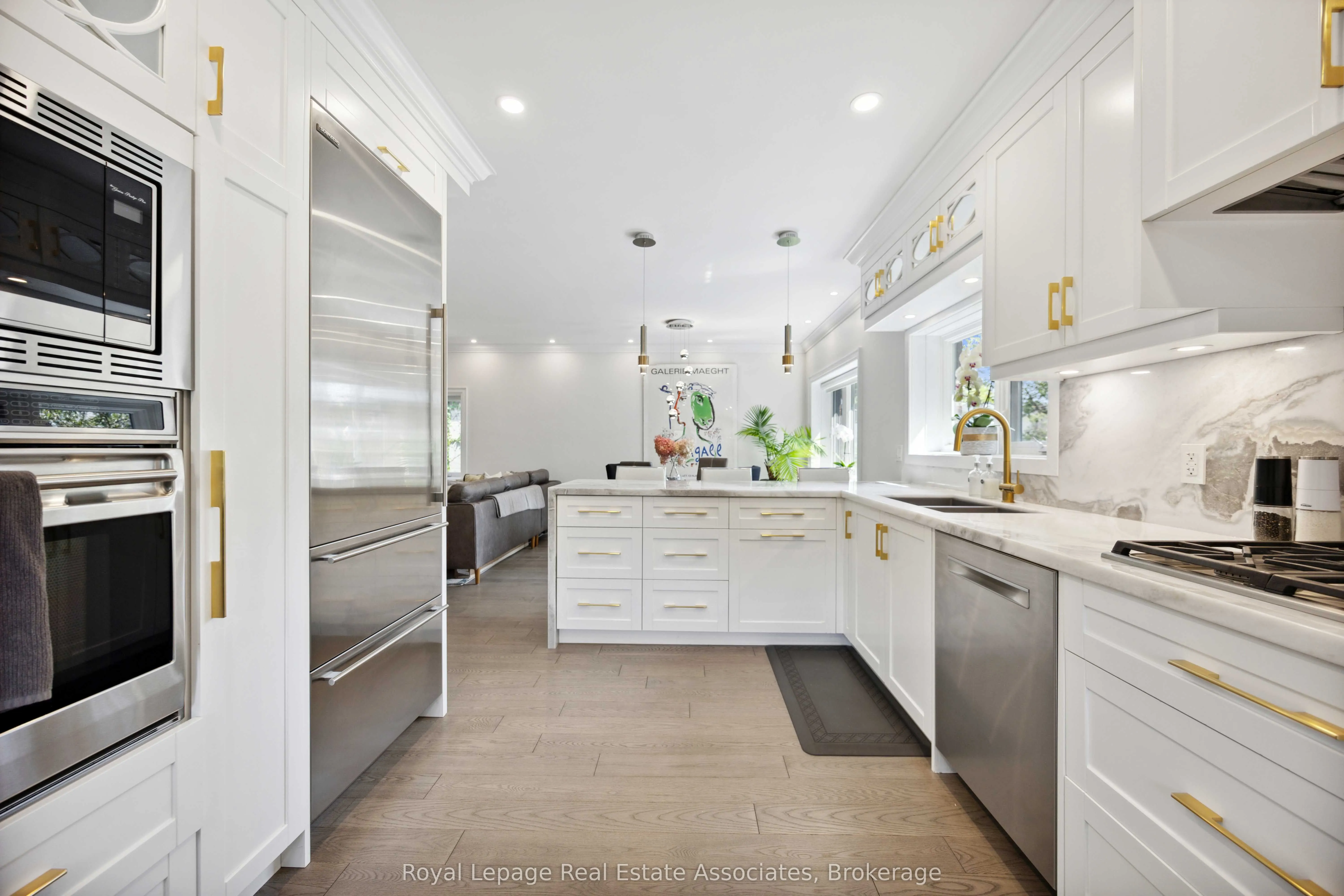 27 Glen Elm Avenue, #2