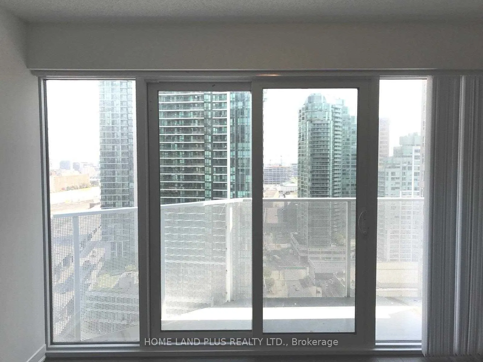 88 Harbour Street E, #2206