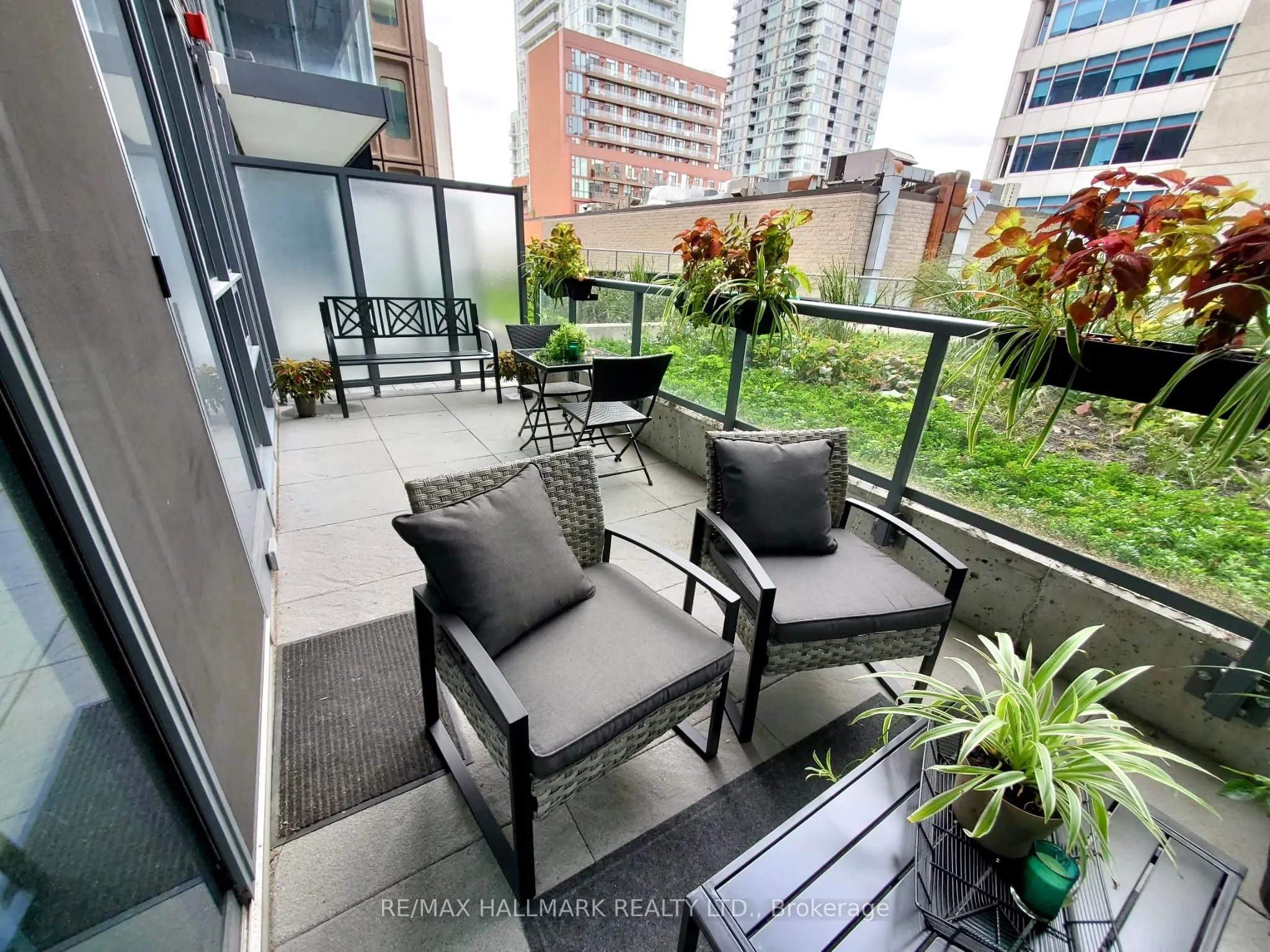 30 Roehampton Avenue, #306