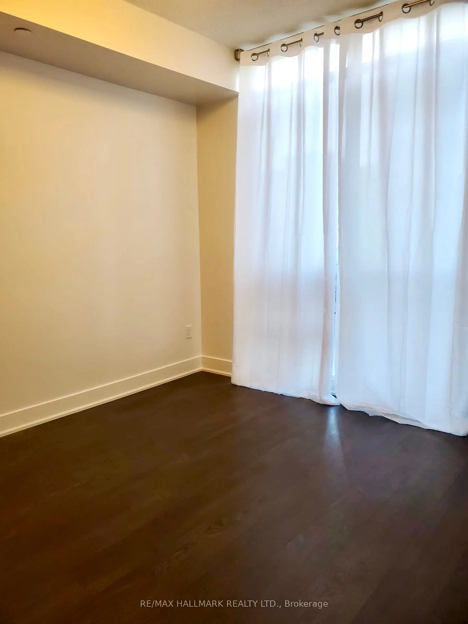 30 Roehampton Avenue, #306