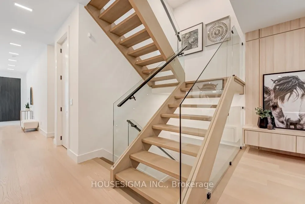 188 Duplex Avenue