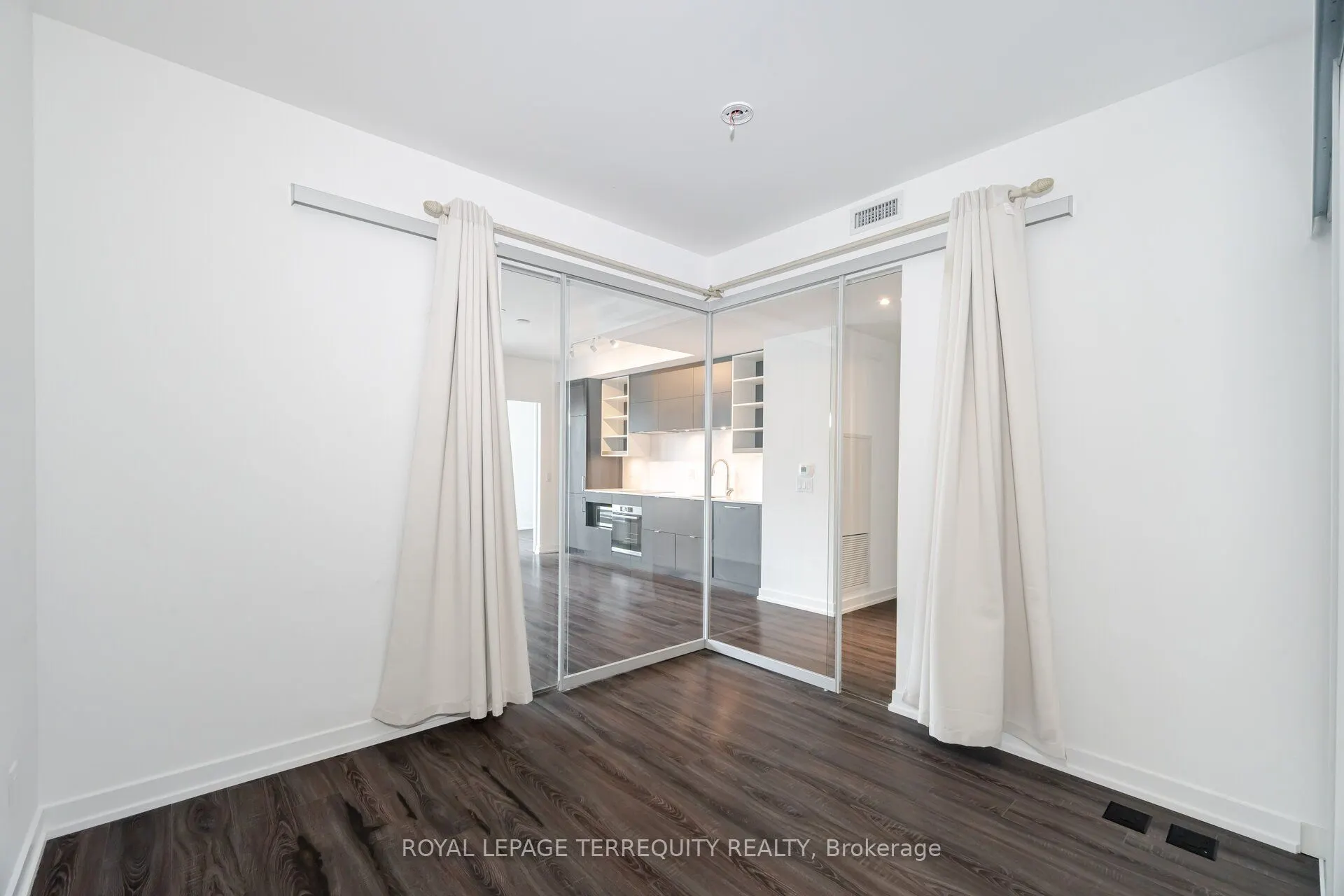 20 Edward Street, #518