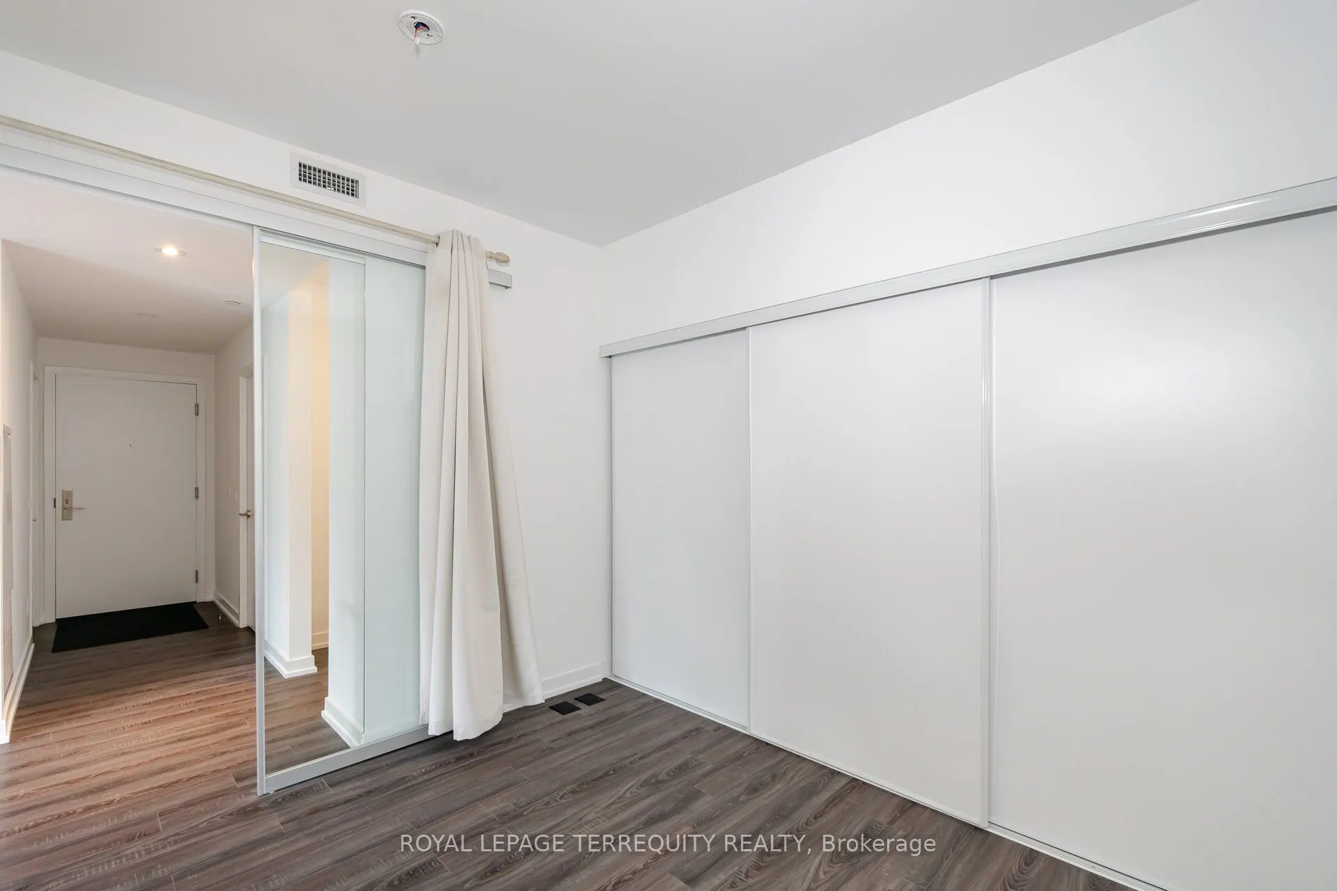 20 Edward Street, #518